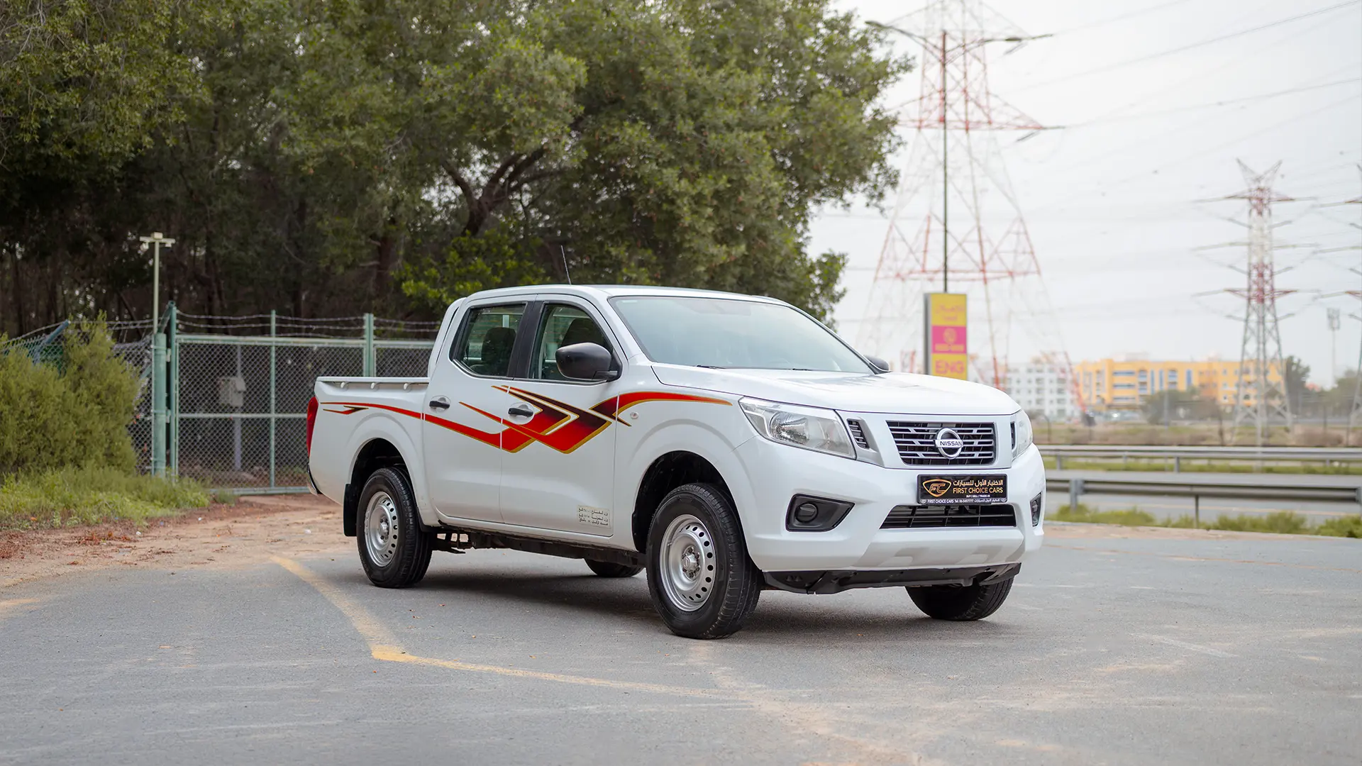 Used 2022 Nissan Navara SE in White – Right Front Diagonal (45°) View for Sale at First Choice Cars Dubai Sharjah