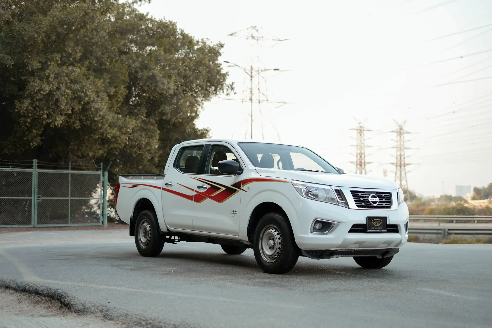 Used 2022 Nissan Navara SE in White – Right Front Diagonal (45°) View for Sale at First Choice Cars Dubai Sharjah