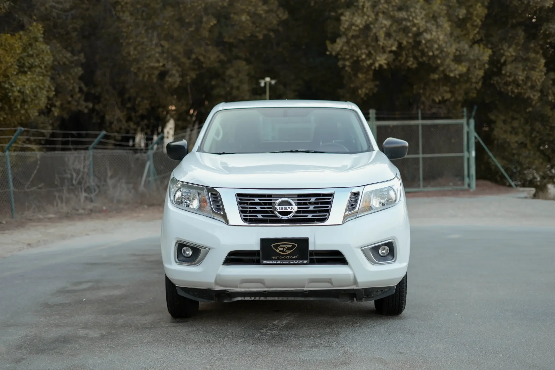 Used 2022 Nissan Navara SE in White – Front View for Sale at First Choice Cars Dubai Sharjah