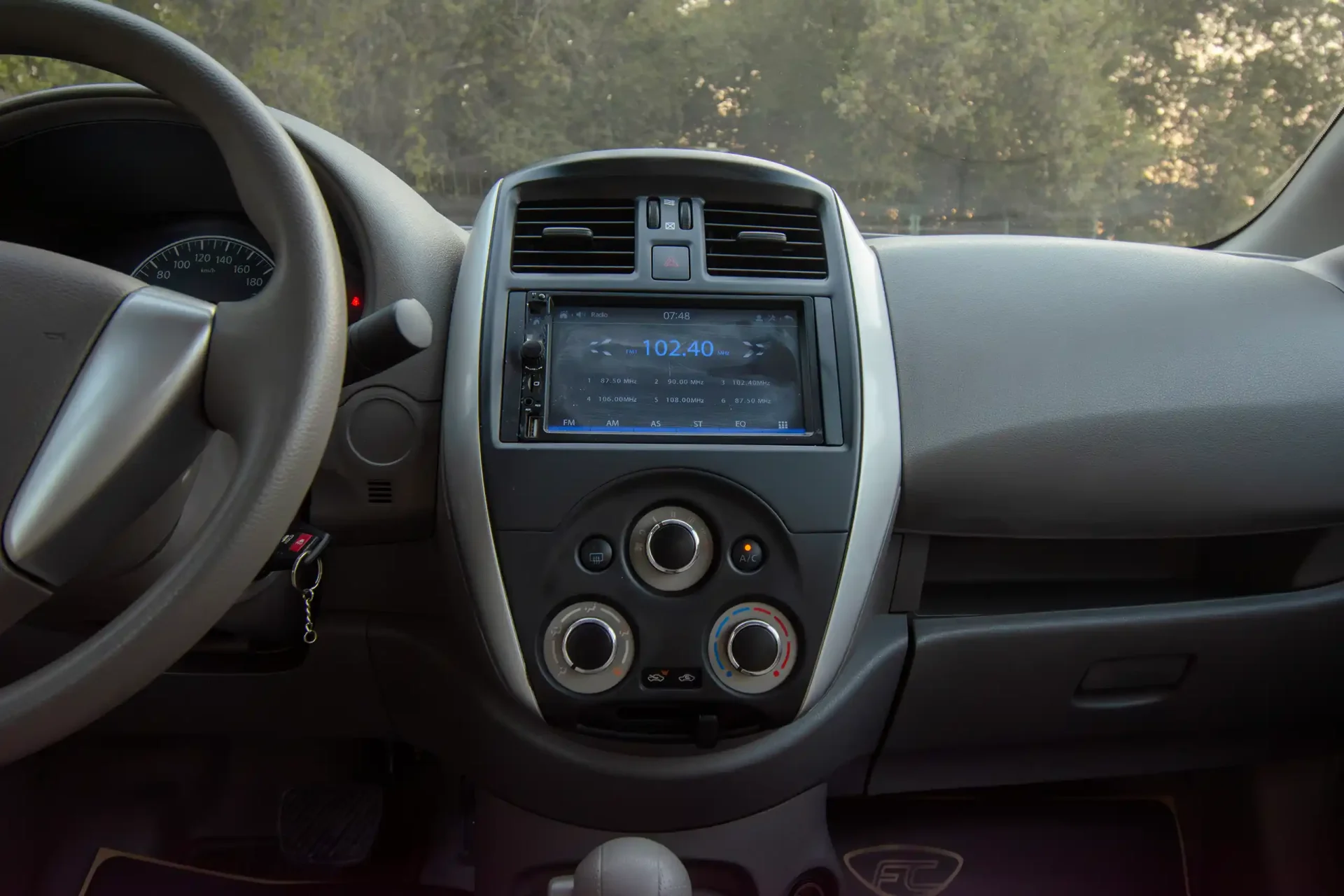 Used 2023 Nissan Sunny SV in White – Infotainment / Touchscreen System for Sale at First Choice Cars Dubai Sharjah
