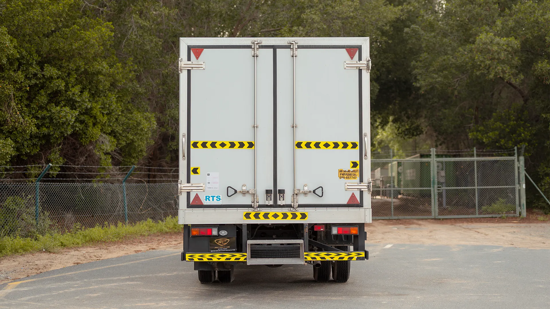 Used 2020 Mitsubishi Canter Chiller Box in White – Back/Rear View for Sale at First Choice Cars Dubai Sharjah