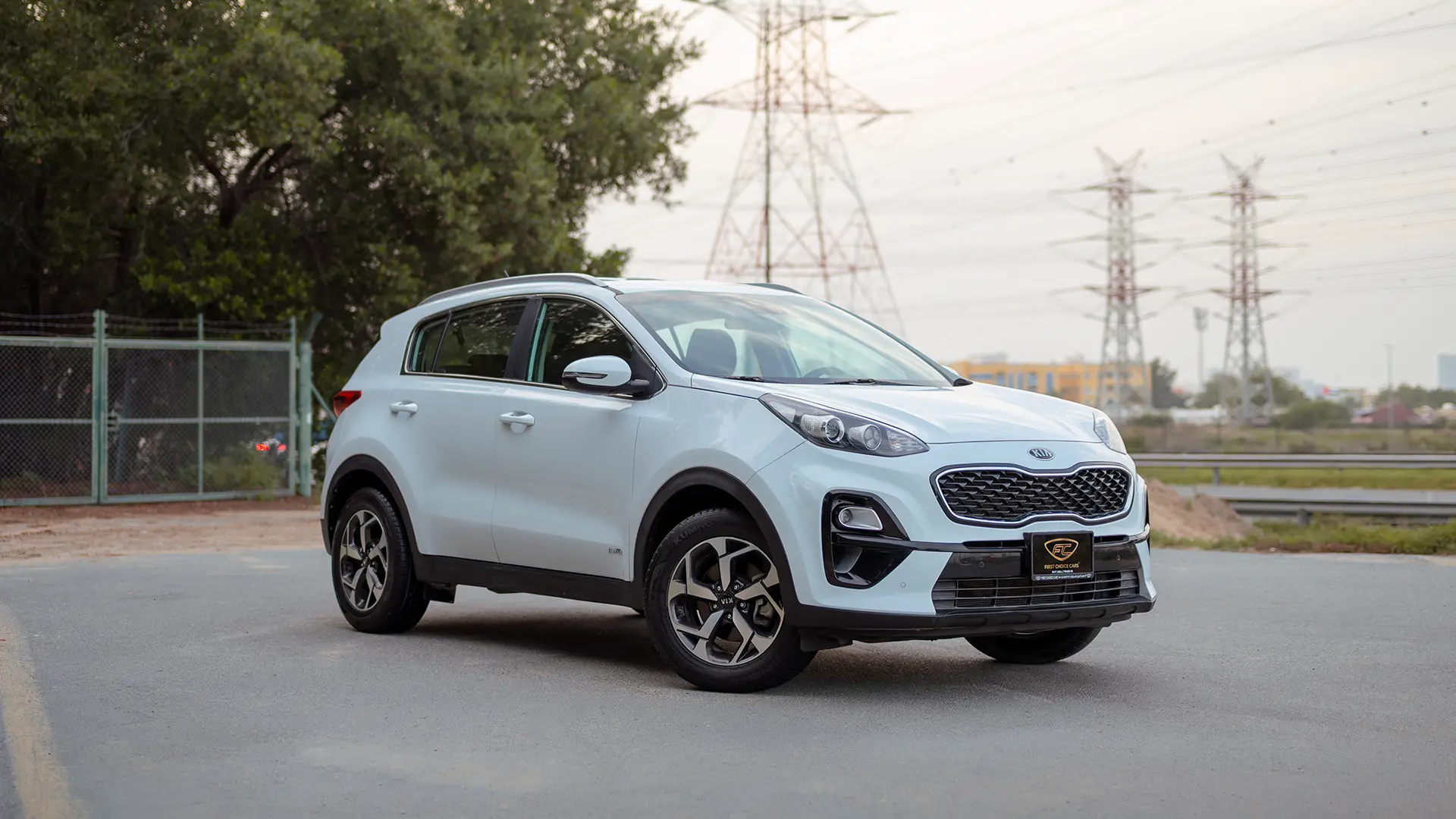 Used 2020 Kia Sportage LX in White – Right Front Diagonal (45°) View for Sale at First Choice Cars Dubai Sharjah