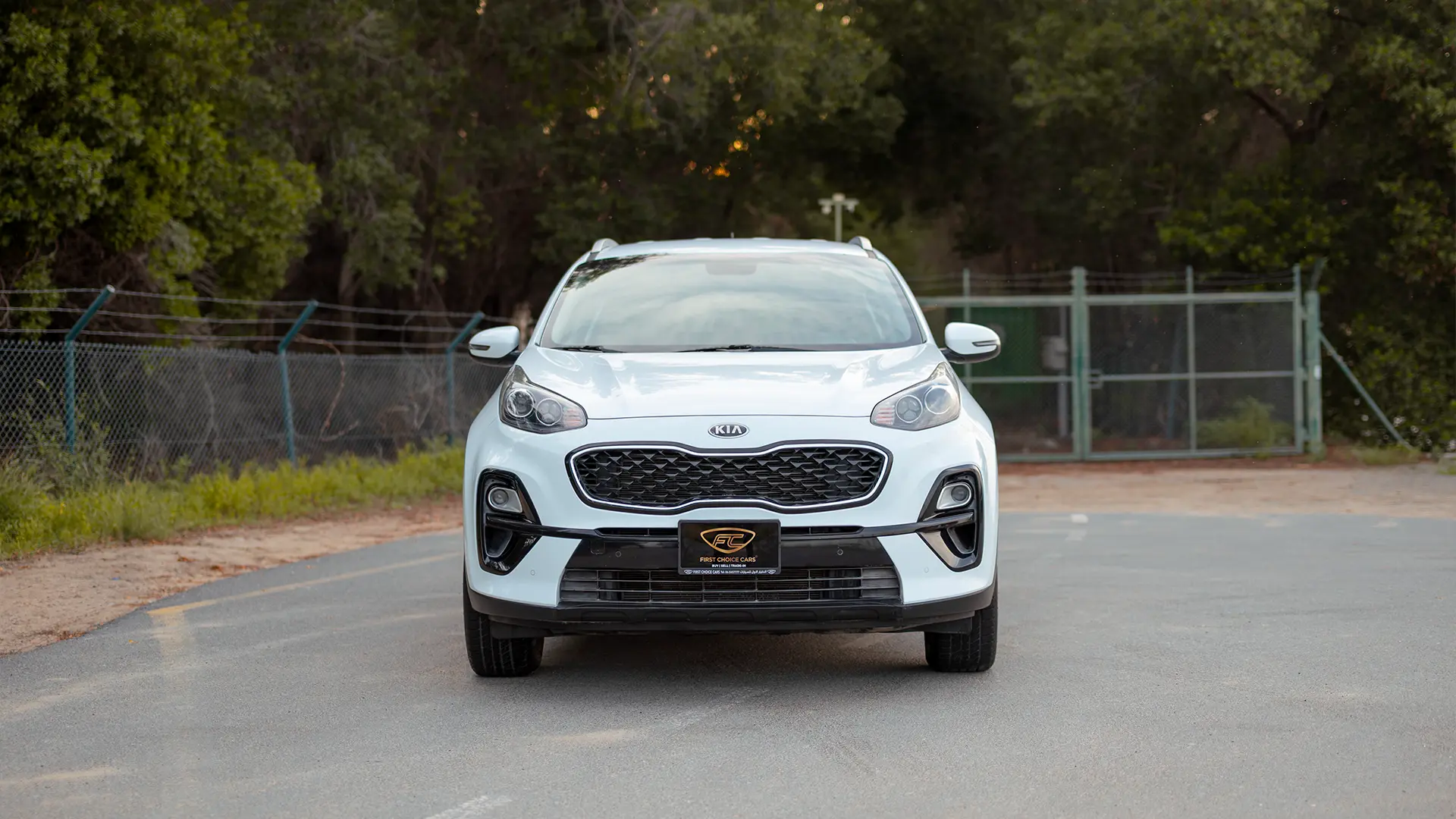 Used 2020 Kia Sportage LX in White – Front View for Sale at First Choice Cars Dubai Sharjah
