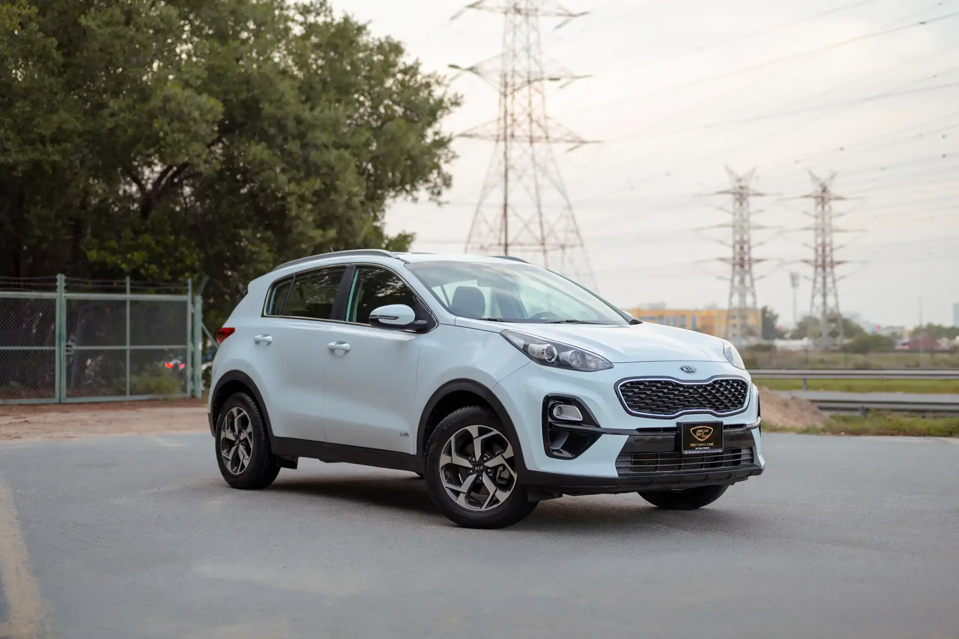 Used 2019 Kia Sportage LX in White – Right Front Diagonal (45°) View for Sale at First Choice Cars Dubai Sharjah