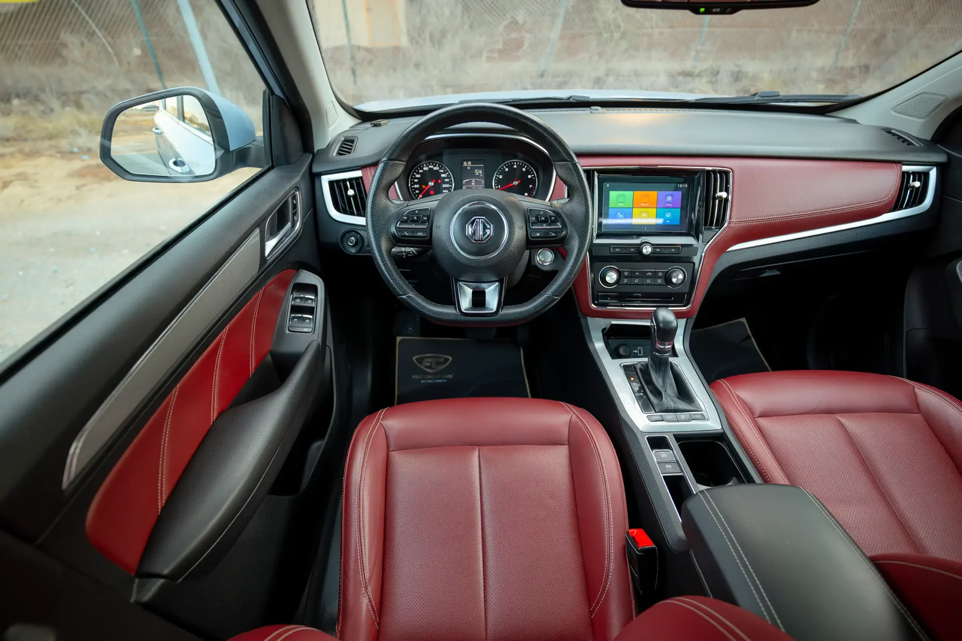 Used 2022 MG RX5 Luxury in Silver – Steering Wheel & Instrument Cluster for Sale at First Choice Cars Dubai Sharjah
