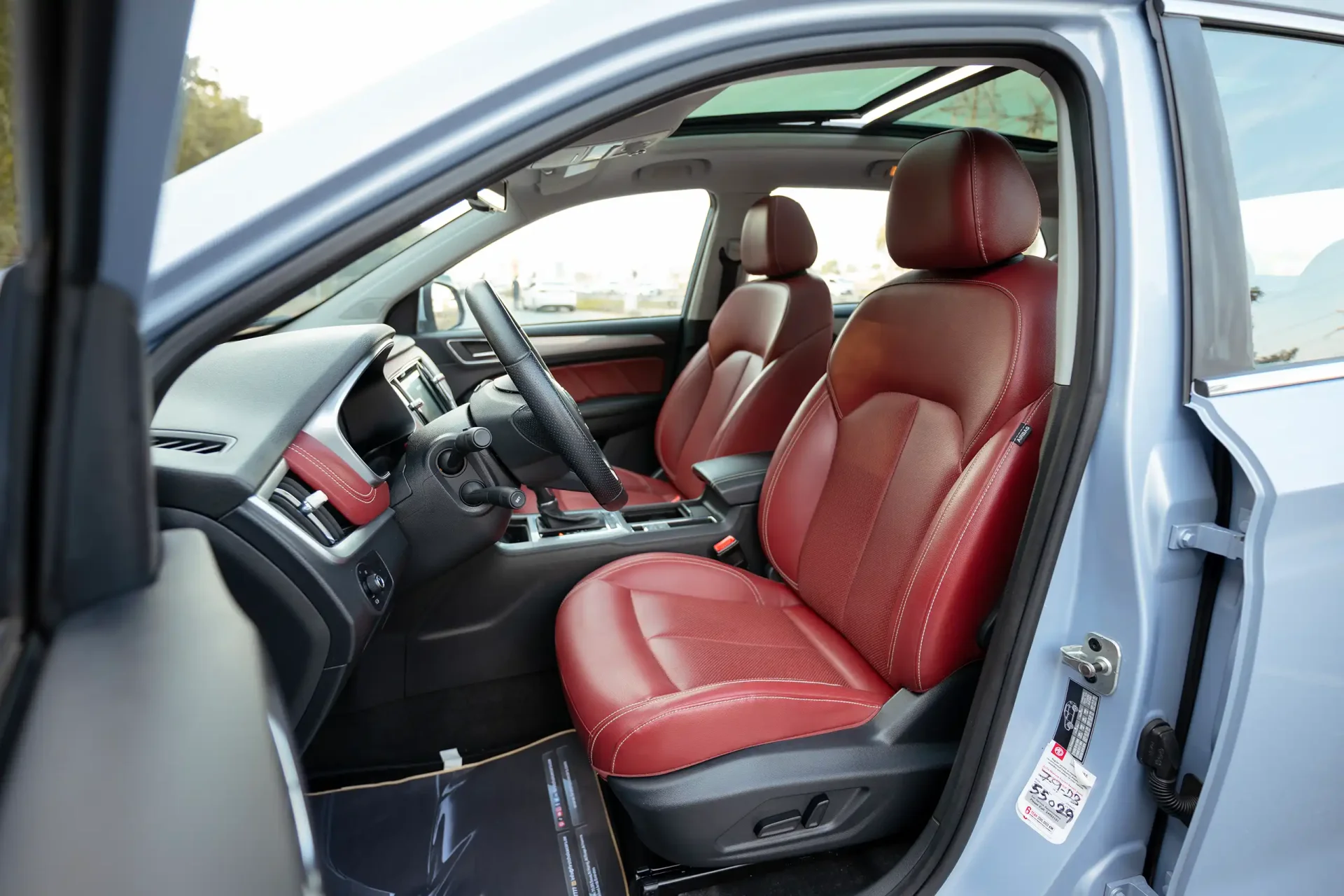 Used 2022 MG RX5 Luxury in Silver – Front Driver Side Cabin View for Sale at First Choice Cars Dubai Sharjah