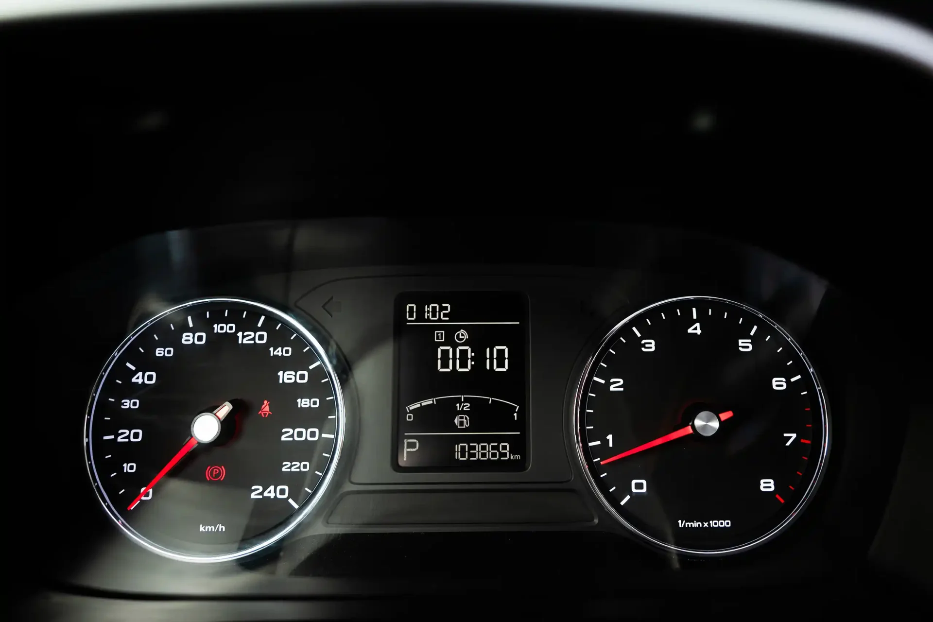 Used 2022 MG RX5 Luxury in Silver – Odometer / Mileage Reading View for Sale at First Choice Cars Dubai Sharjah