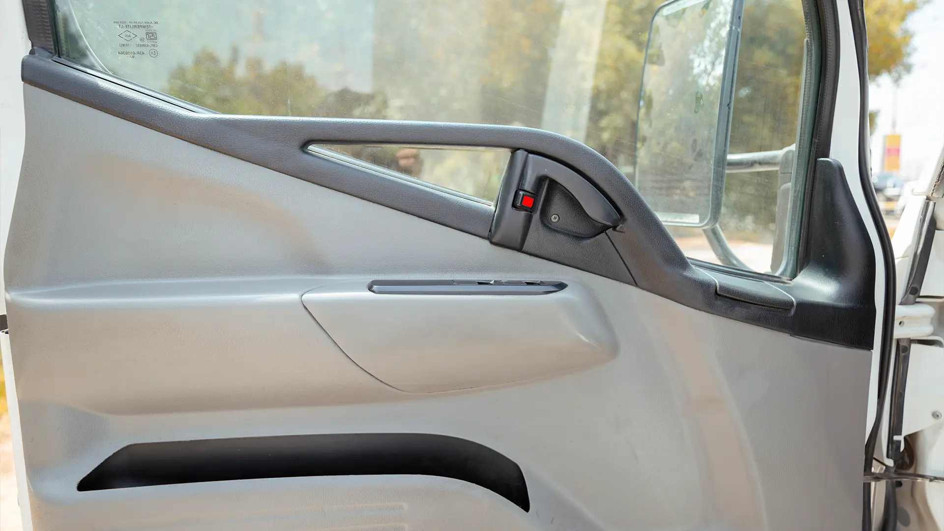 Used 2020 Mitsubishi Canter Chiller Box in White – Driver Door Panel Full View for Sale at First Choice Cars Dubai Sharjah