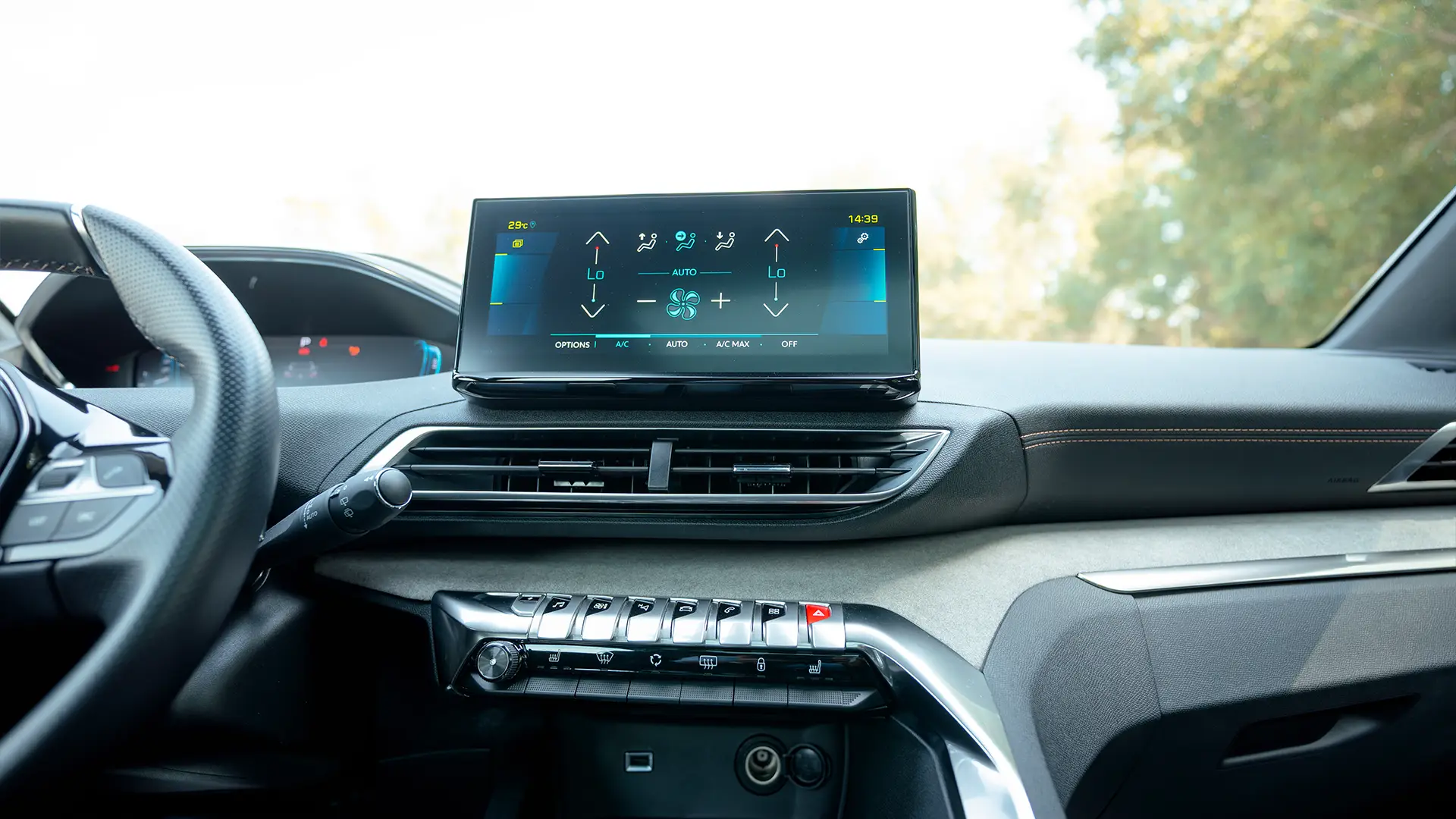 Used 2022 Peugeot 3008 Hybrid 4 GT in Blue – Infotainment / Touchscreen System for Sale at First Choice Cars Dubai Sharjah
