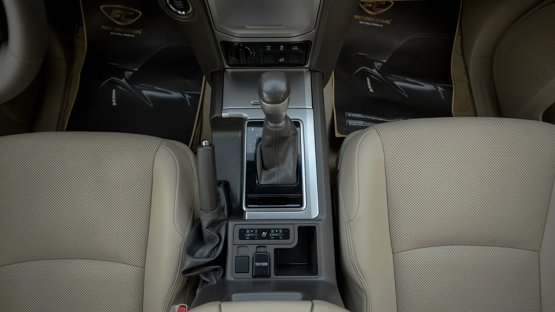 Used 2022 Toyota Prado VXR in White – Center Console & Gear Shifter for Sale at First Choice Cars Dubai Sharjah