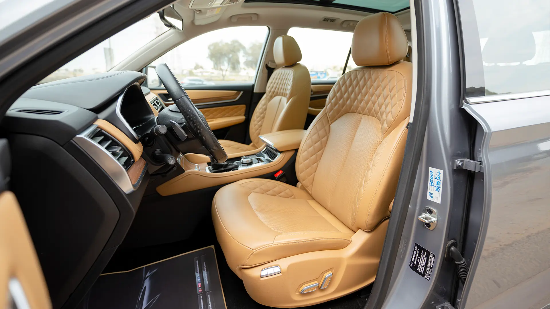 Used 2021 MG RX8 Luxury in Silver – Front Driver Side Cabin View for Sale at First Choice Cars Dubai Sharjah