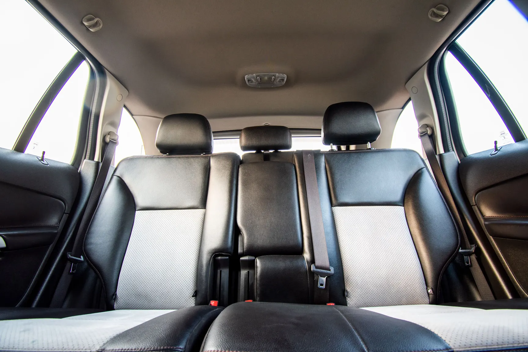 Used 2014 Ford Edge SEL White – Rear Seat View at First Choice Cars Sharjah