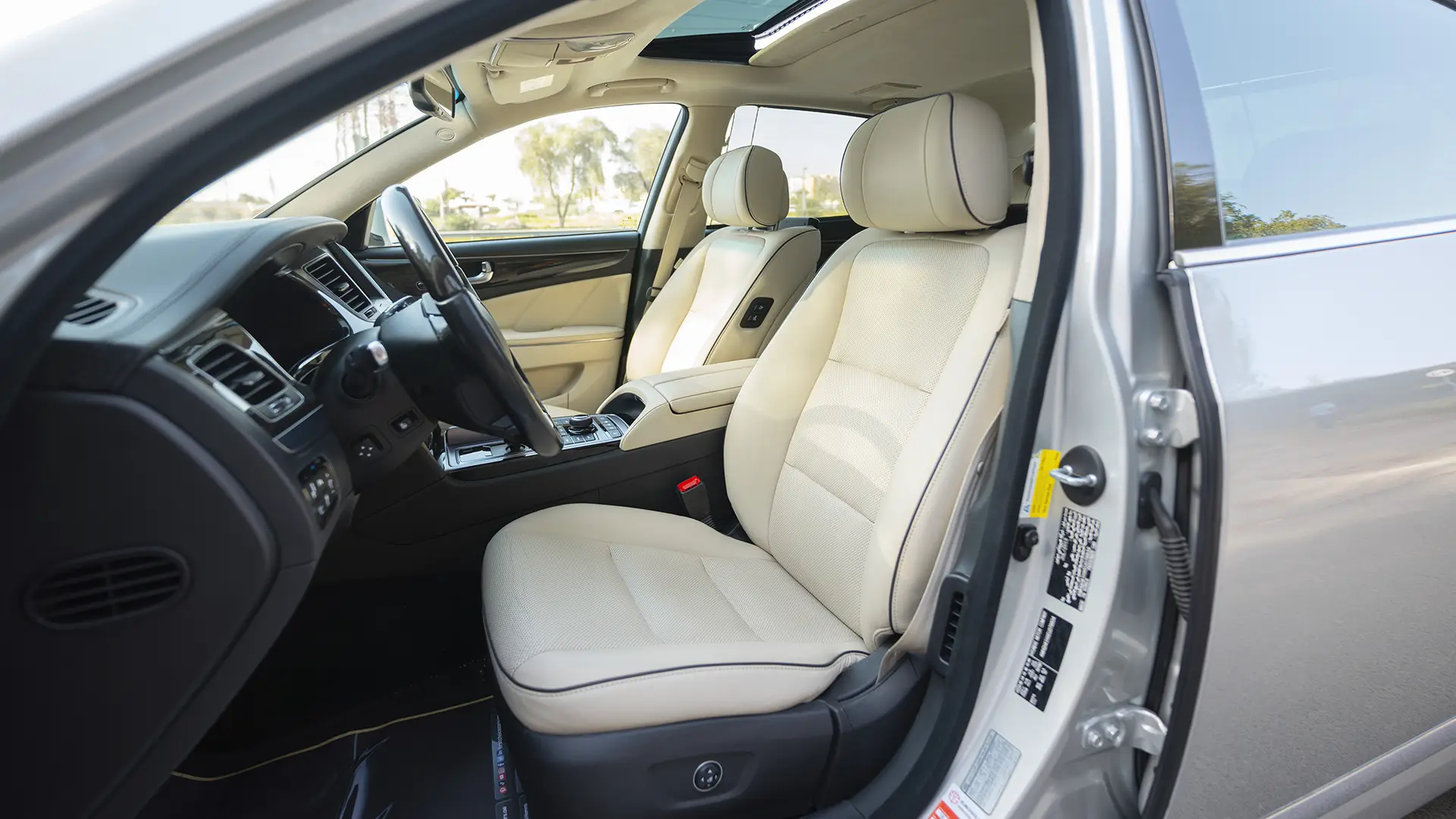 Used 2014 Hyundai Centennial VS500 in Silver – Front Driver Side Cabin View for Sale at First Choice Cars Dubai Sharjah