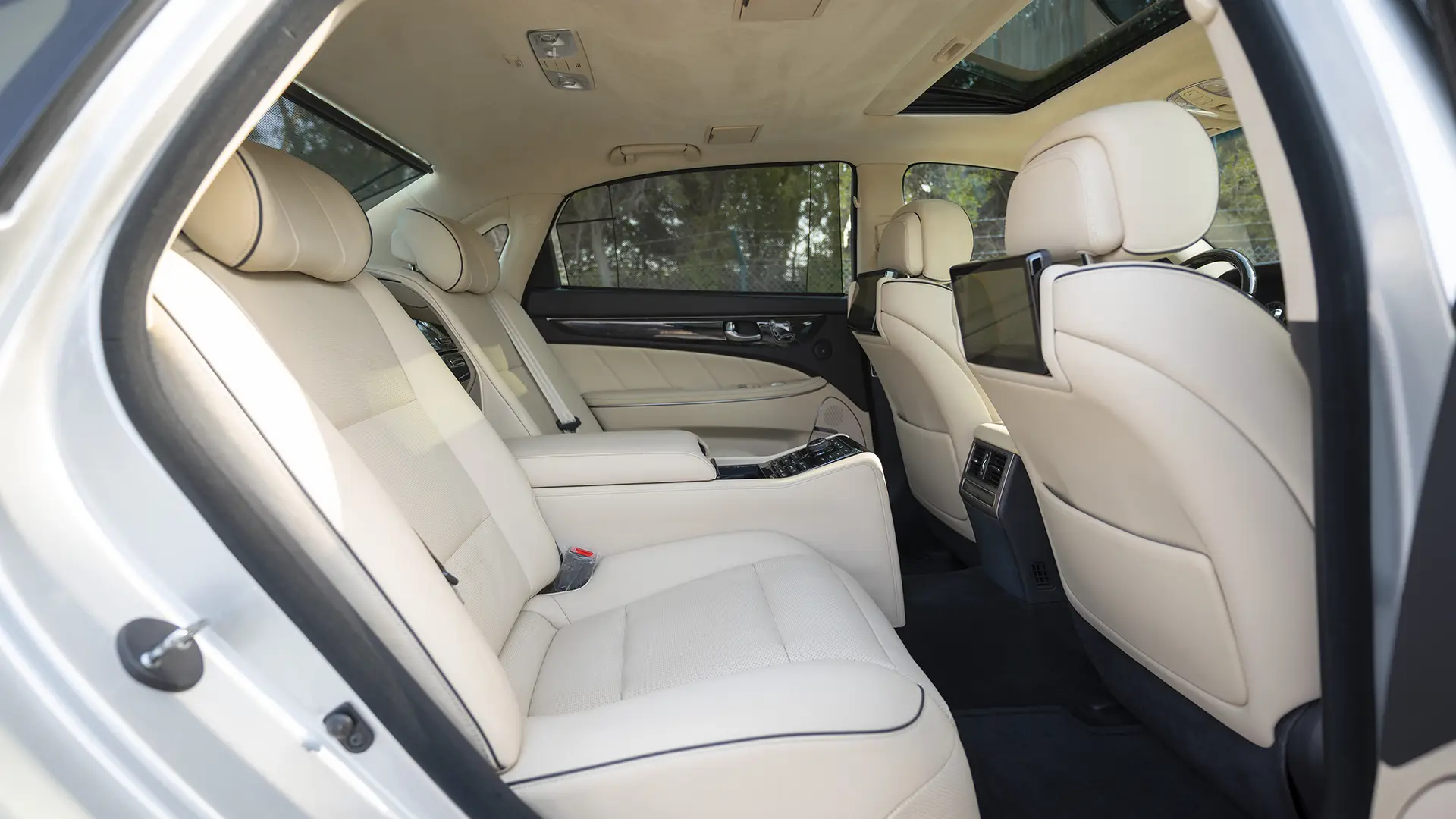 Used 2014 Hyundai Centennial VS500 in Silver – Rear Passenger Side Cabin View for Sale at First Choice Cars Dubai Sharjah