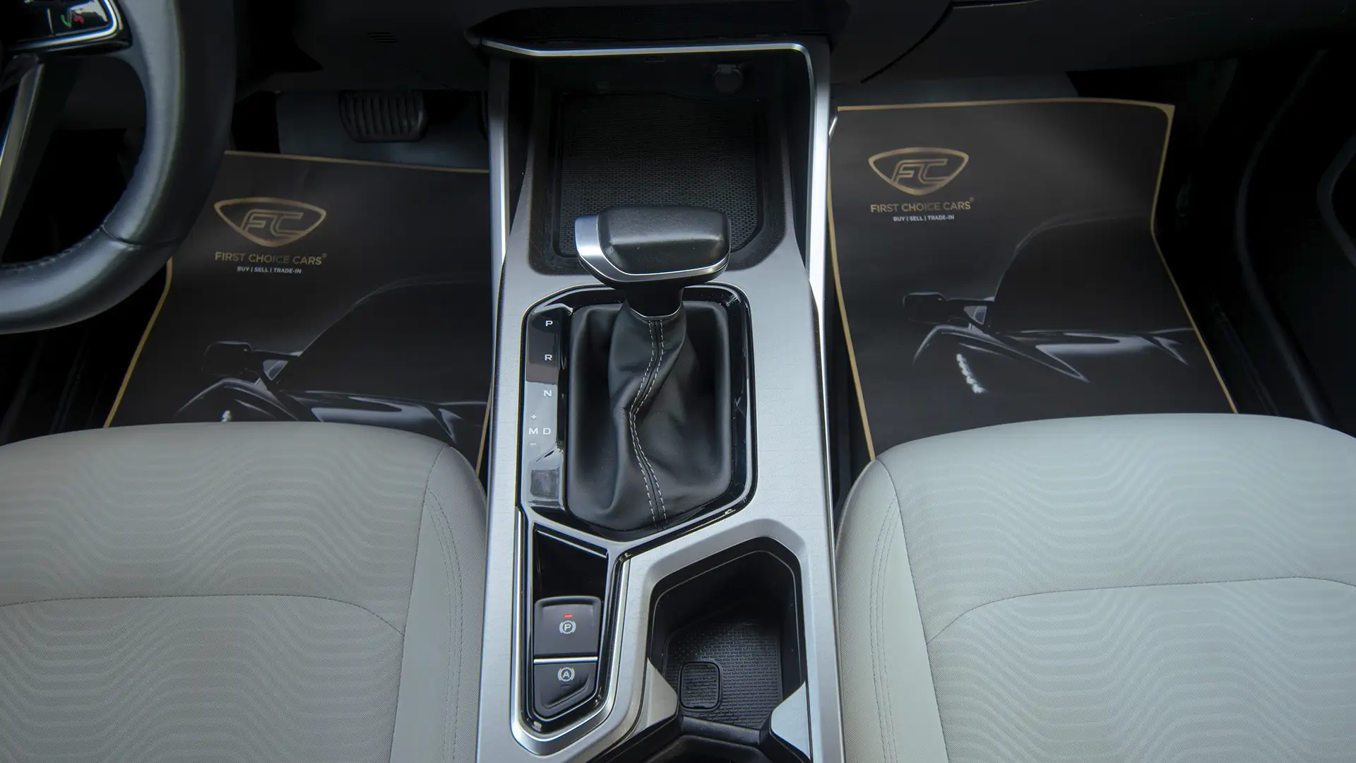 Used 2024 Geely Emgrand GS in Grey – Center Console & Gear Shifter for Sale at First Choice Cars Dubai Sharjah
