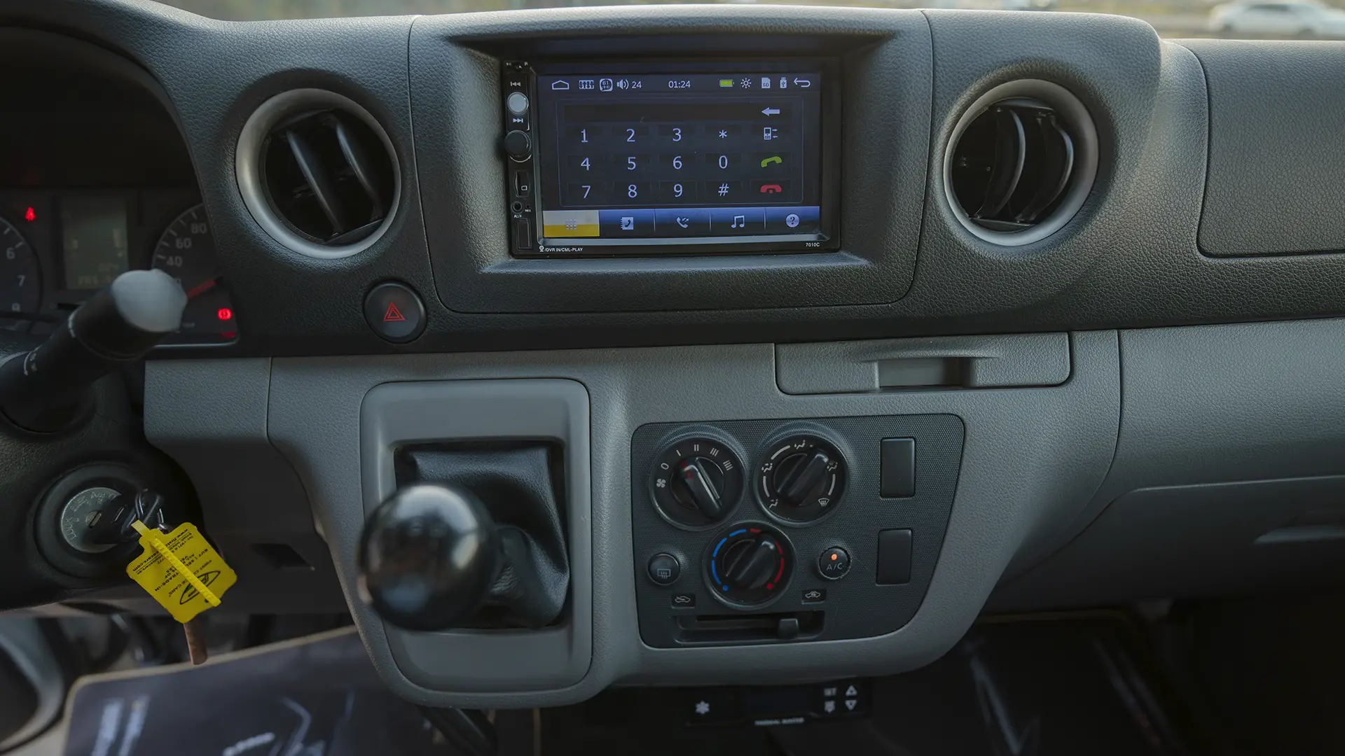 Used 2022 Nissan Urvan Standard Roof in White – Infotainment / Touchscreen System for Sale at First Choice Cars Dubai Sharjah