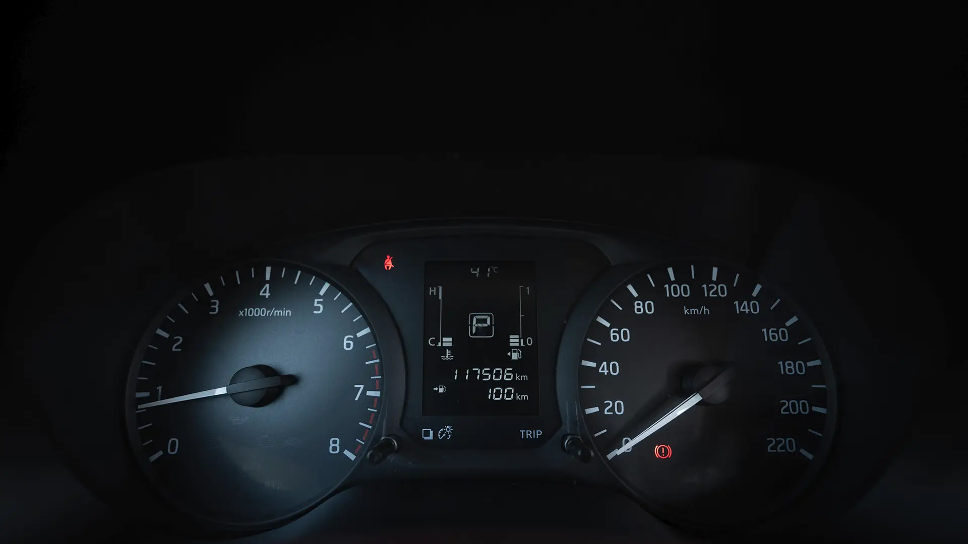 Used 2022 Nissan Navara SE in White – Odometer / Mileage Reading View for Sale at First Choice Cars Dubai Sharjah