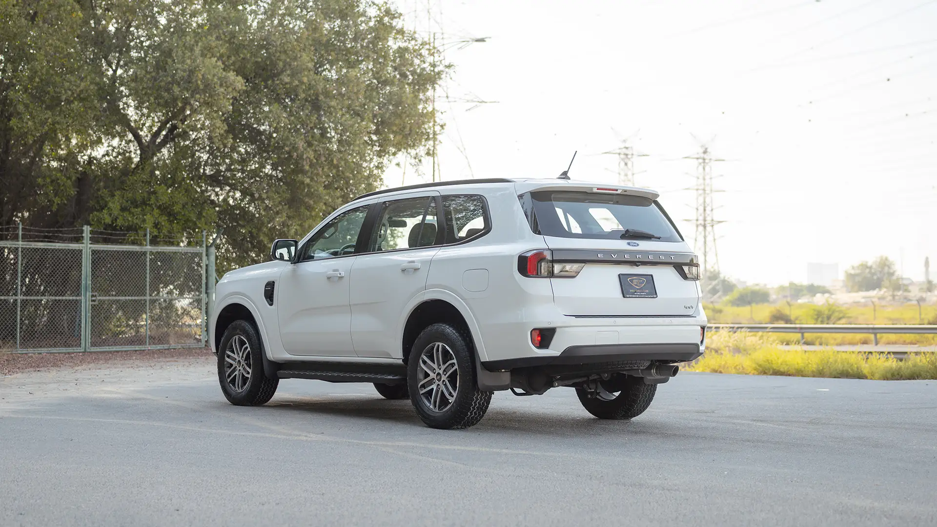 Used 2024 Ford Everest XLS in White – Left Back Diagonal (45°) View for Sale at First Choice Cars Dubai Sharjah