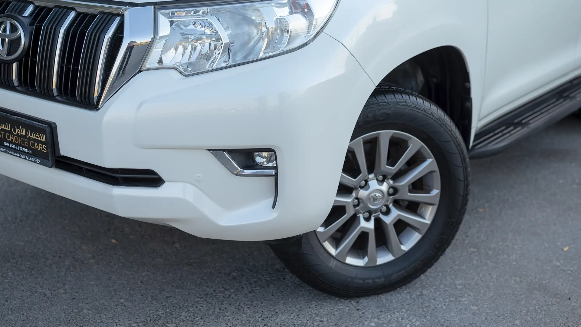Used 2019 Toyota Prado EXR in White – Headlight Close-up for Sale at First Choice Cars Dubai Sharjah