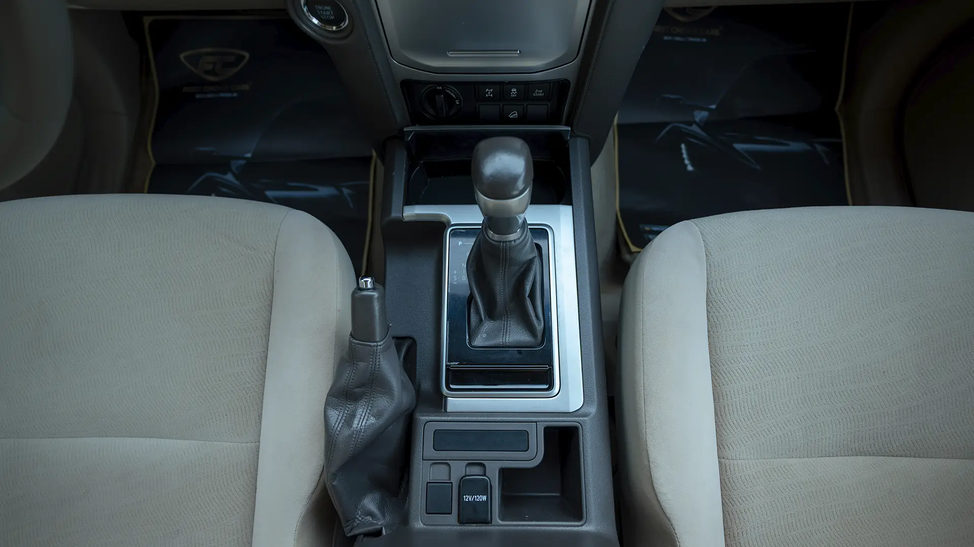 Used 2019 Toyota Prado EXR in White – Center Console & Gear Shifter for Sale at First Choice Cars Dubai Sharjah