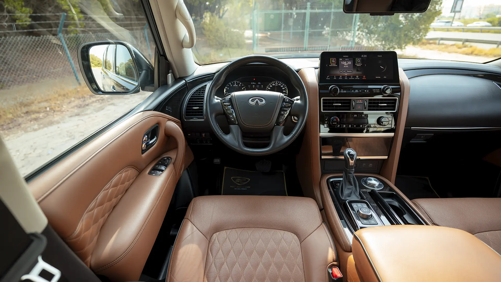 Used 2024 Infiniti QX80 Luxury in Blue – Steering Wheel & Instrument Cluster for Sale at First Choice Cars Dubai Sharjah