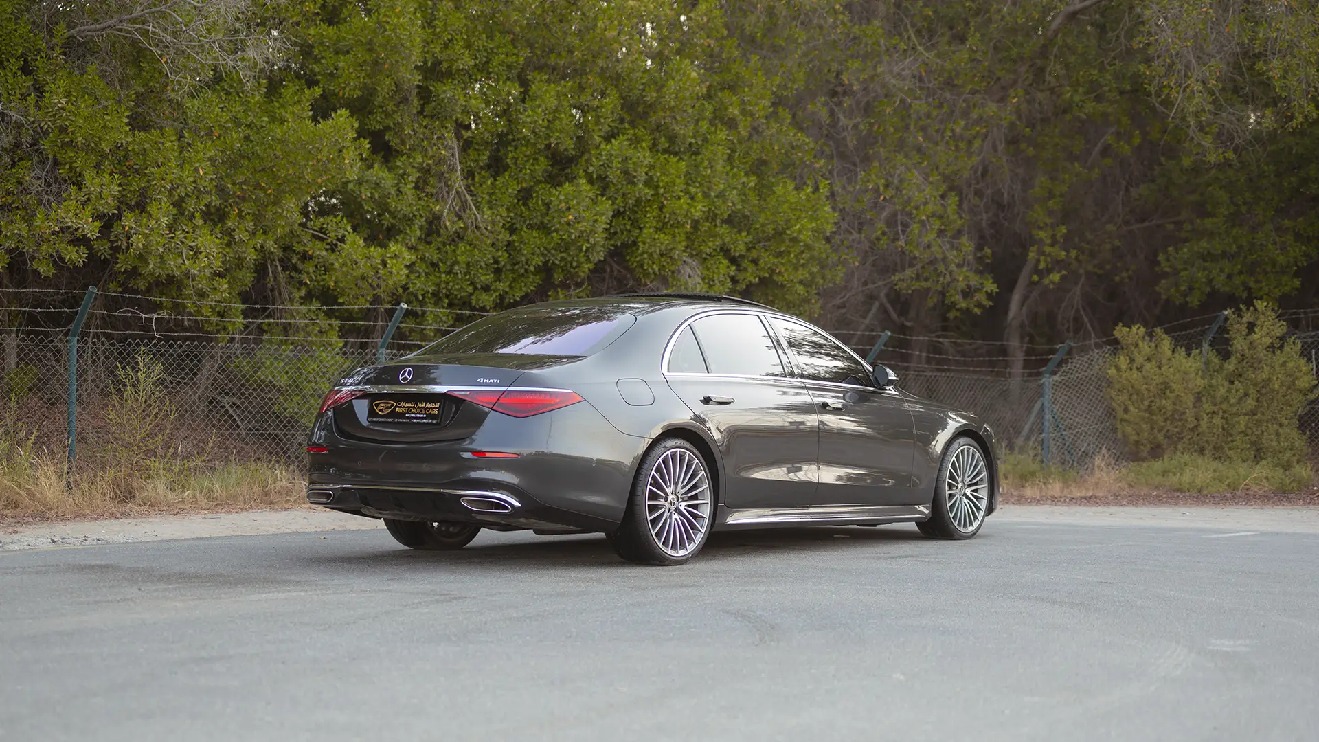 Used 2021 Mercedes-Benz S-Class S 450 4MATIC in Grey – Right Back Diagonal (45°) View for Sale at First Choice Cars Dubai Sharjah