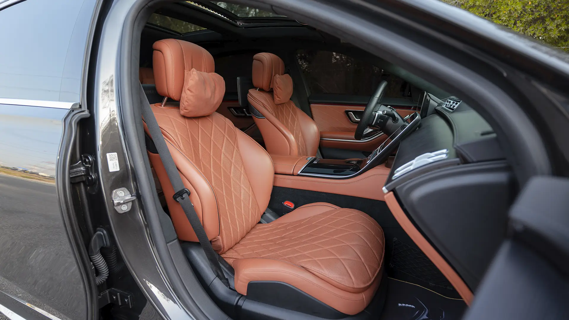 Used 2021 Mercedes-Benz S-Class S 450 4MATIC in Grey – Front Passenger Side Cabin View for Sale at First Choice Cars Dubai Sharjah