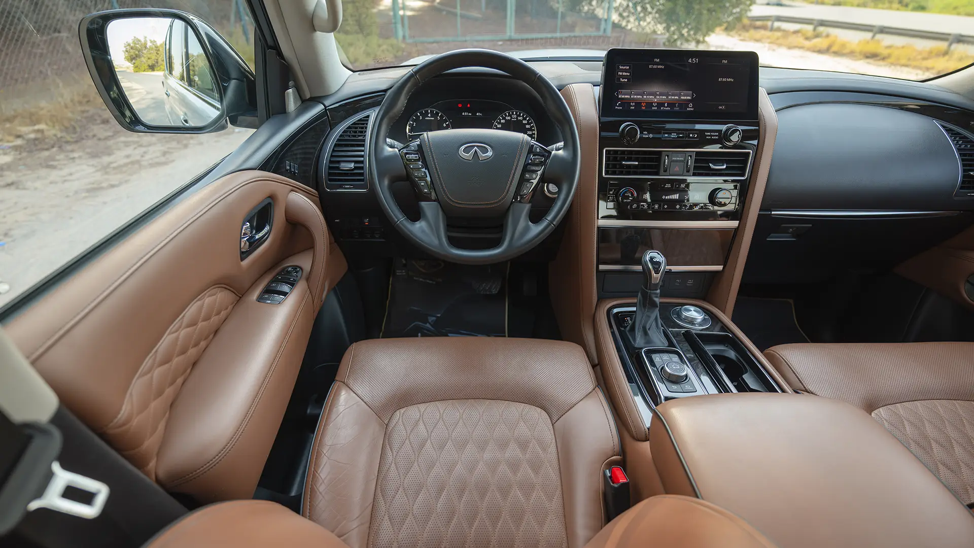 Used 2023 Infiniti QX80 Sensory in White – Steering Wheel & Instrument Cluster for Sale at First Choice Cars Dubai Sharjah