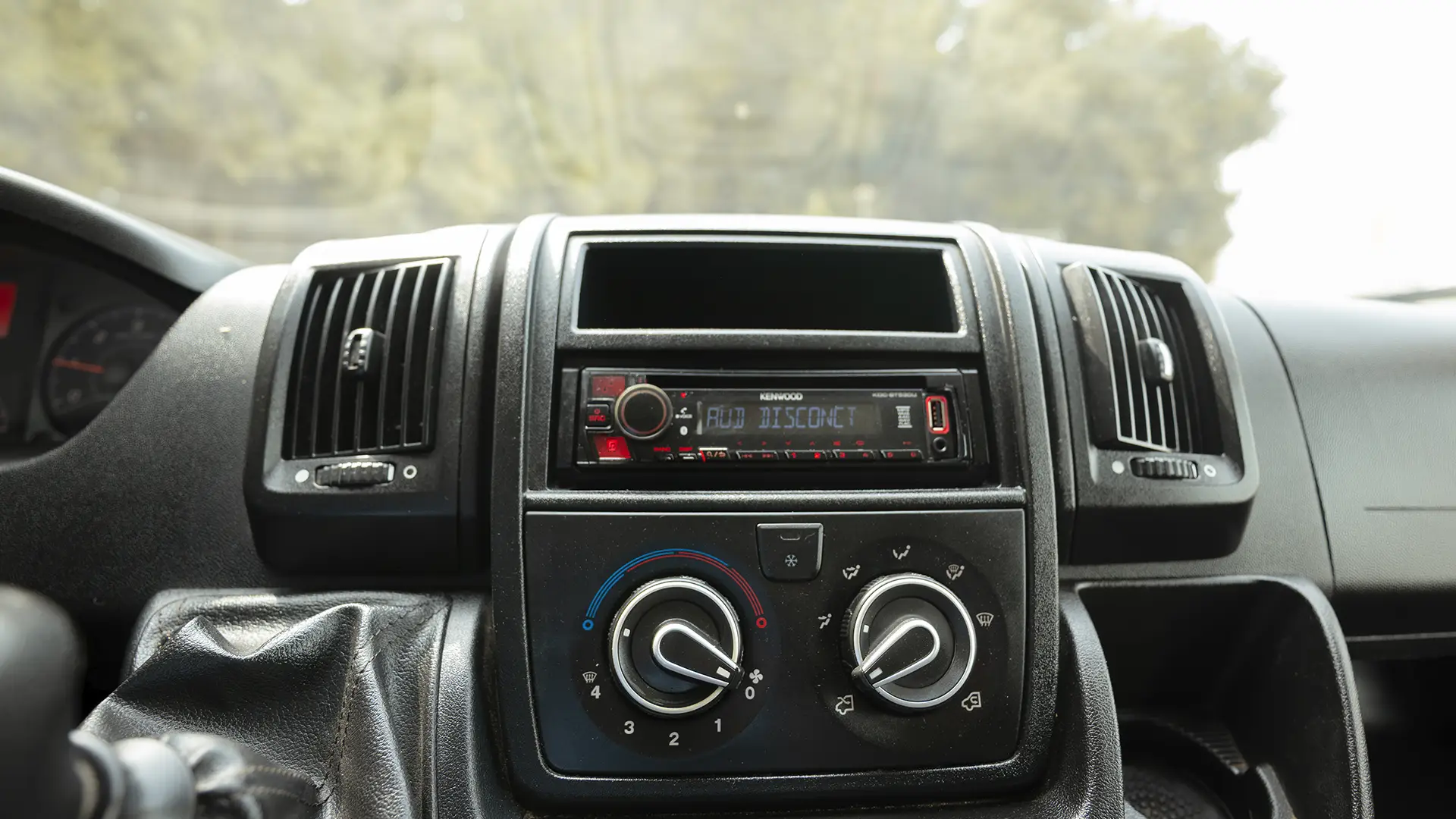Used 2023 Peugeot Boxer L2h2 in White – Infotainment / Touchscreen System for Sale at First Choice Cars Dubai Sharjah