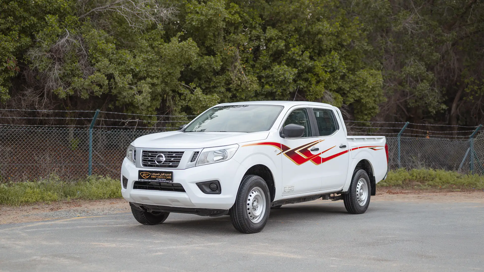 Used 2022 Nissan Navara SE in White – Left Front Diagonal (45°) View for Sale at First Choice Cars Dubai Sharjah