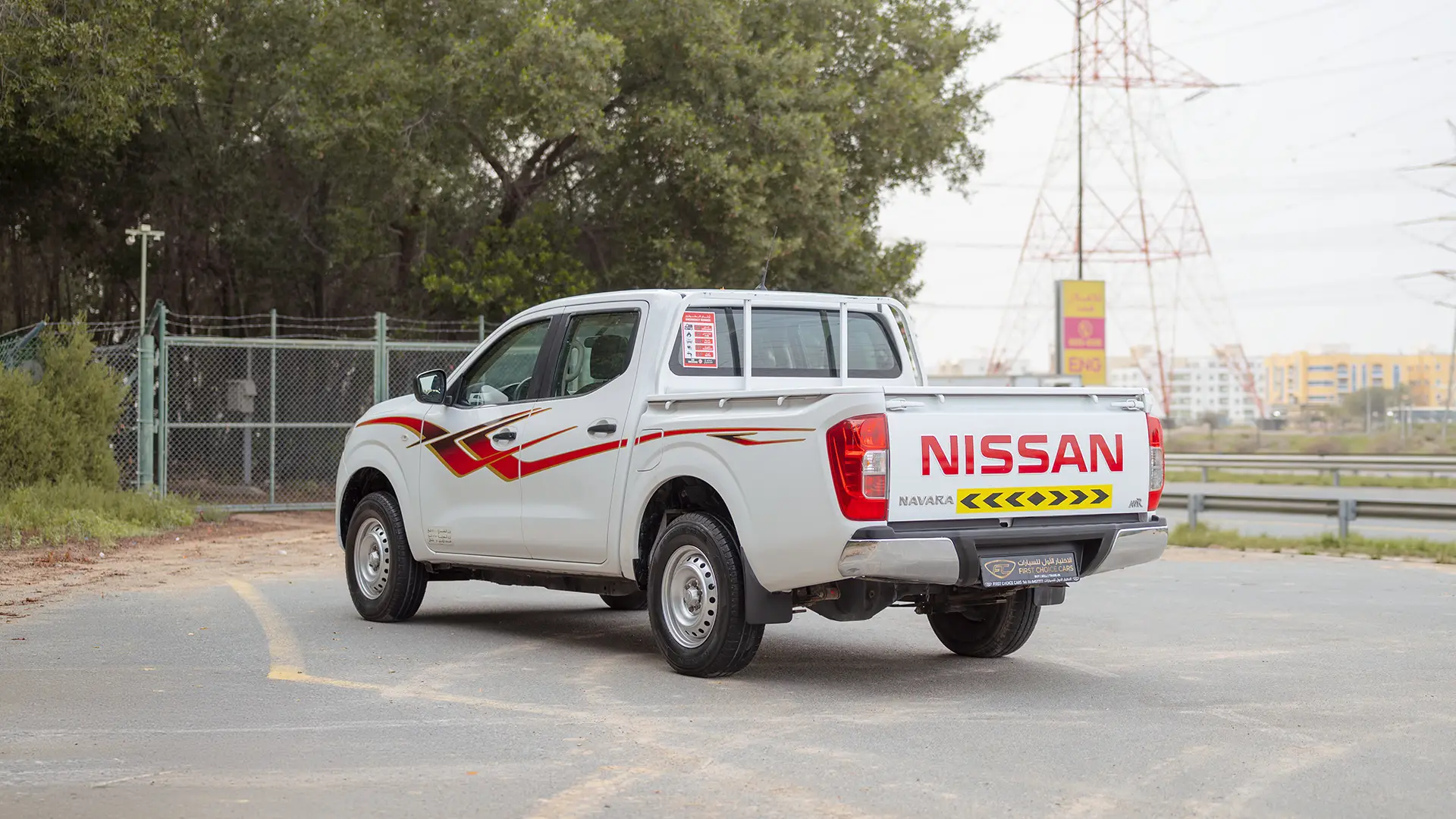 Used 2022 Nissan Navara SE in White – Left Back Diagonal (45°) View for Sale at First Choice Cars Dubai Sharjah