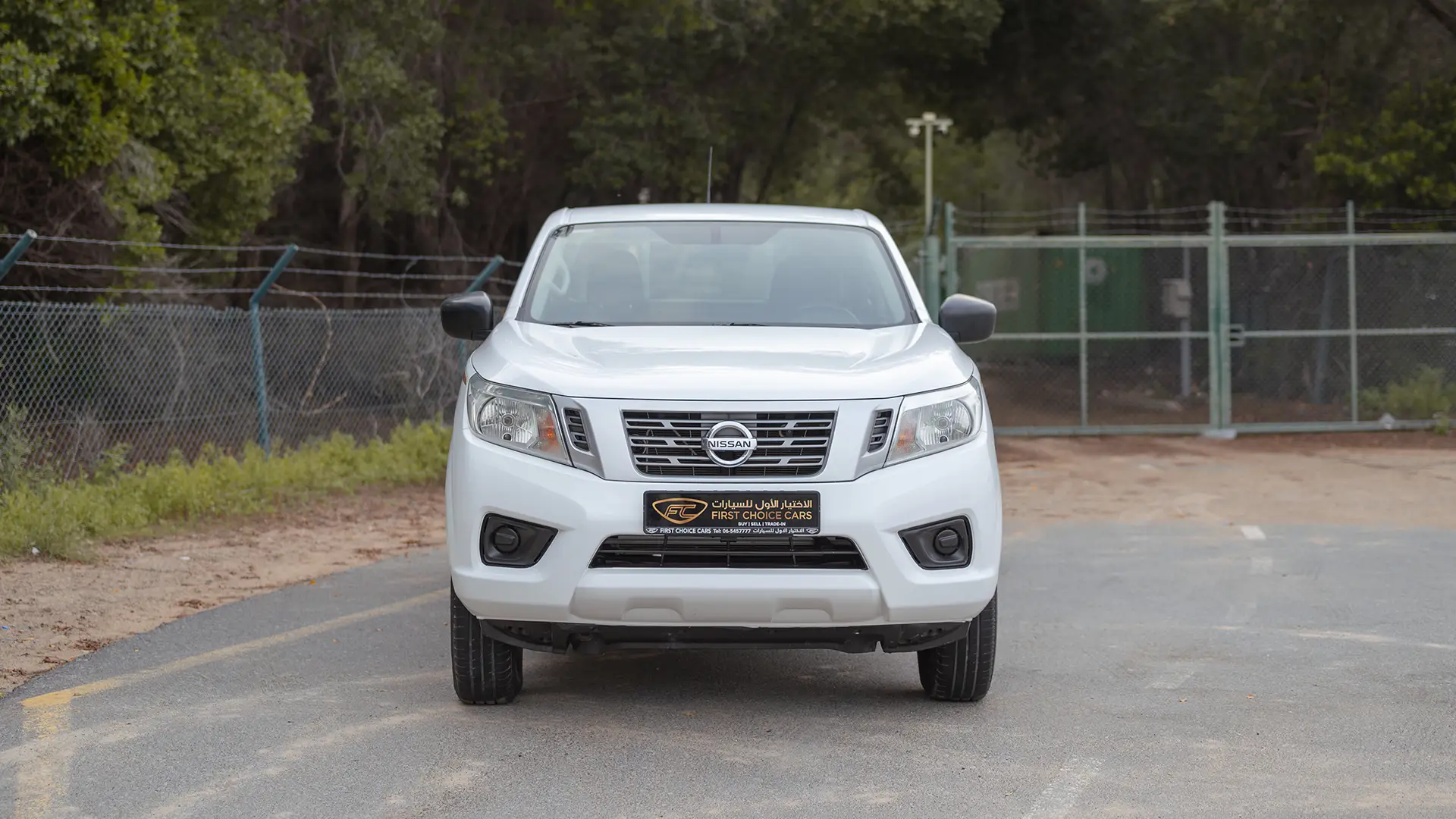 Used 2022 Nissan Navara SE in White – Front View for Sale at First Choice Cars Dubai Sharjah