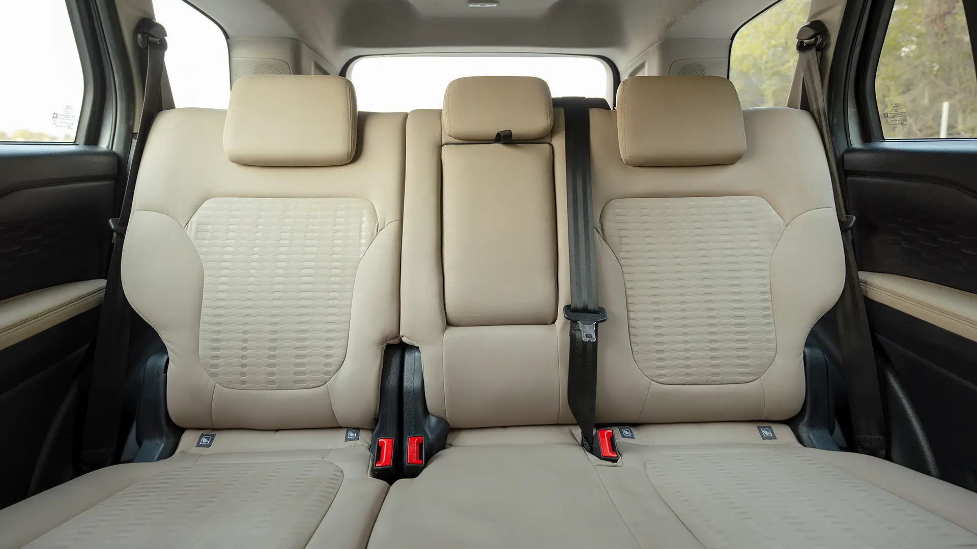 Used 2024 Ford Everest XLS in Silver – Rear Seat View for Sale at First Choice Cars Dubai Sharjah
