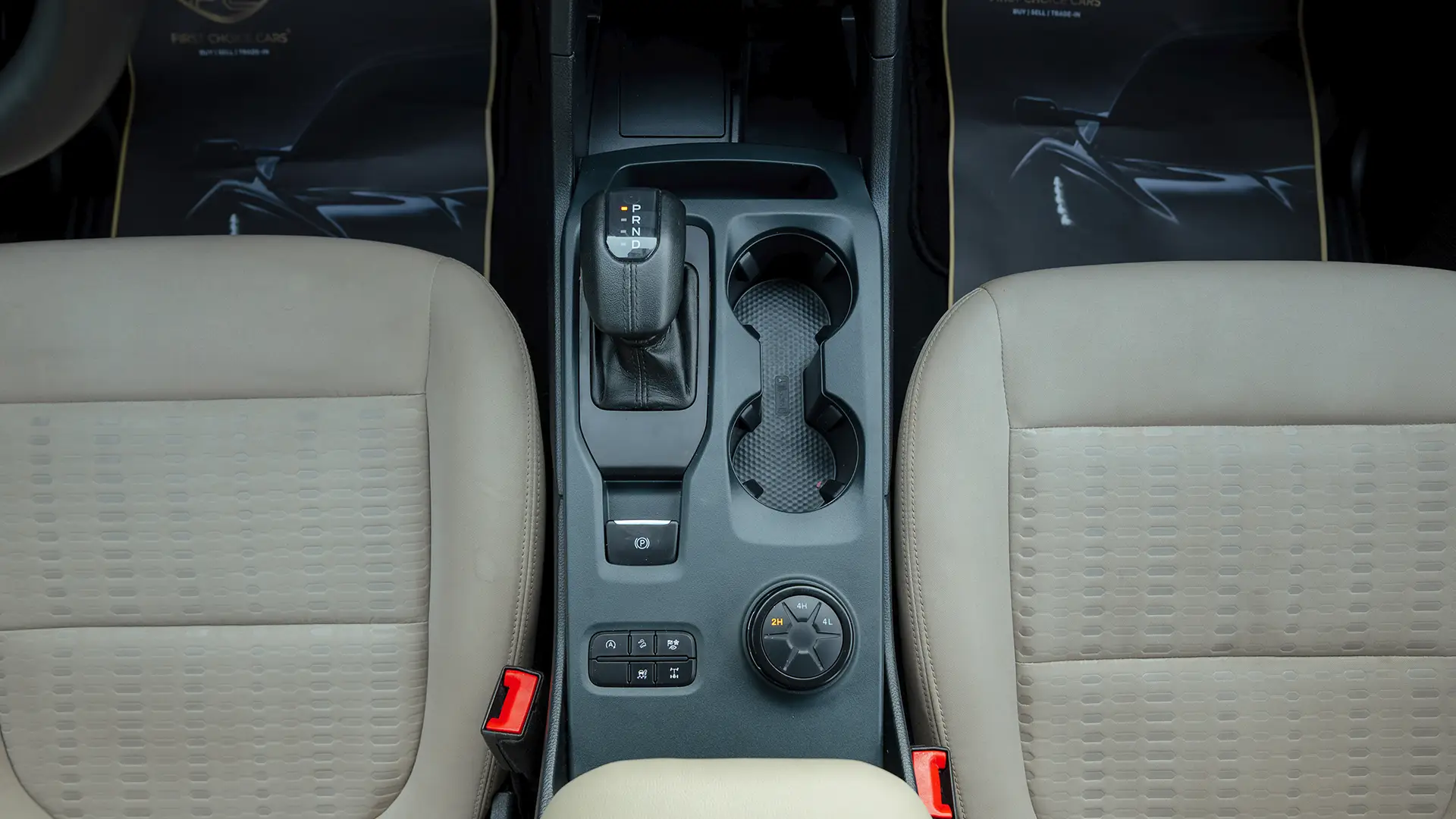 Used 2024 Ford Everest XLS in Silver – Center Console & Gear Shifter for Sale at First Choice Cars Dubai Sharjah