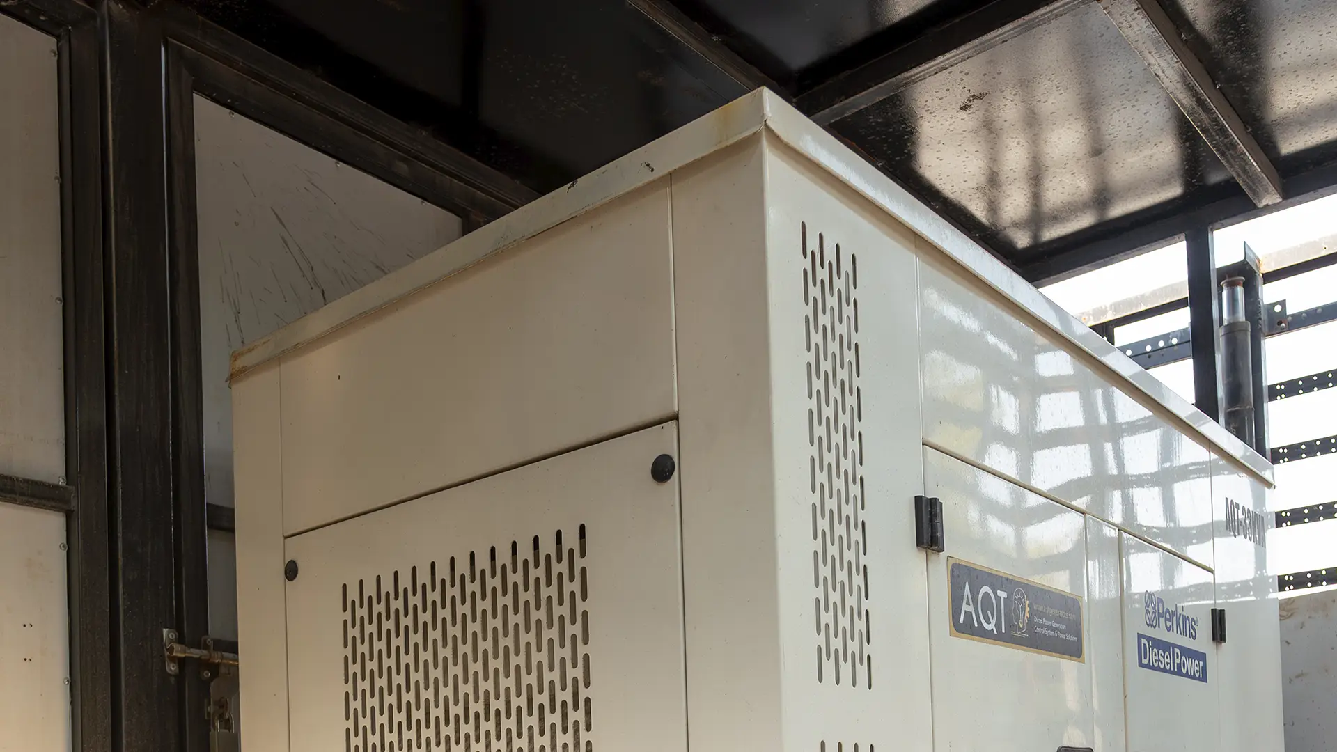 Used 2025 Ashok Leyland Partner LX in White – Generator Closeup View for Sale at First Choice Cars Dubai Sharjah