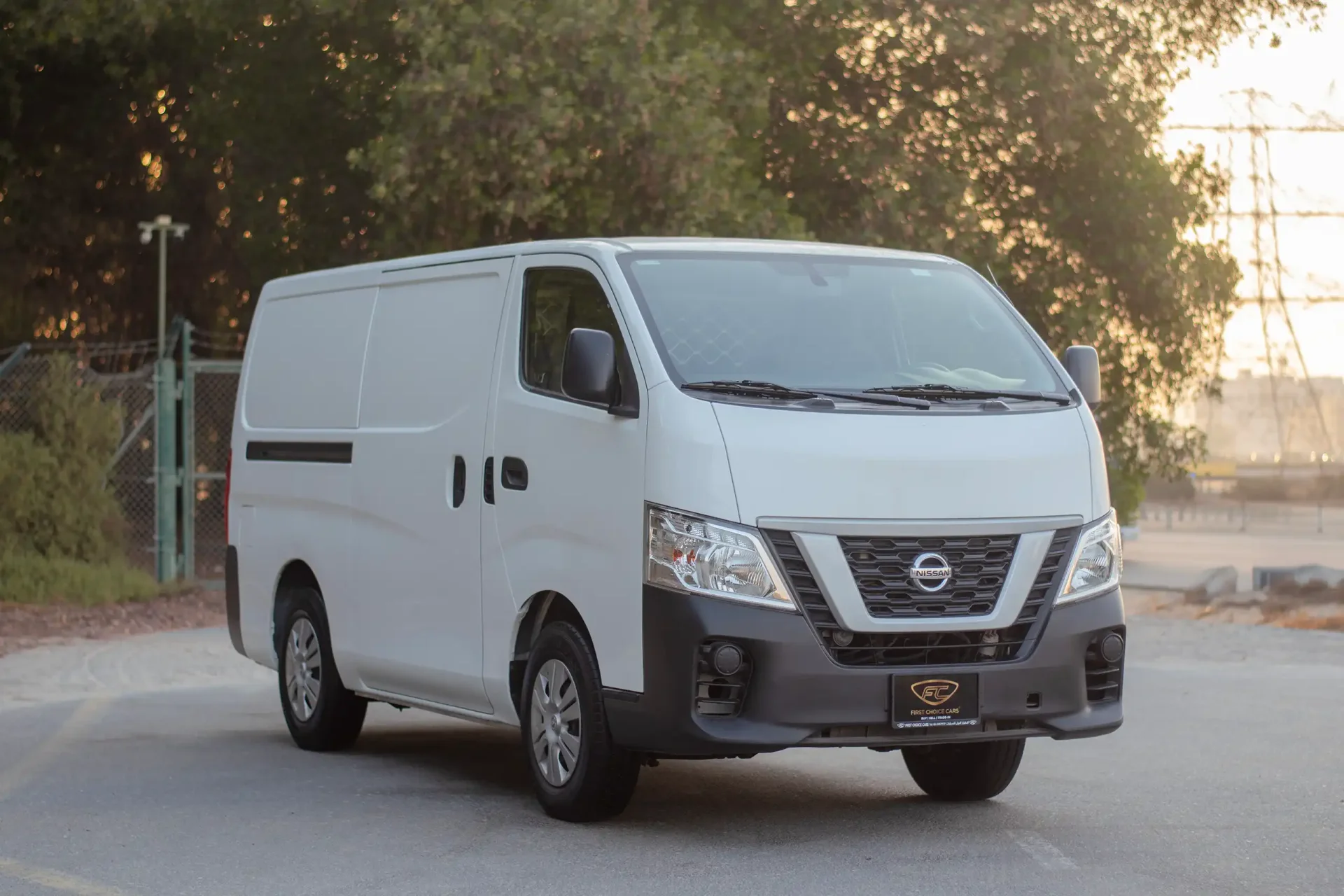 Used 2022 Nissan Urvan Standard Roof in White – Right Front Diagonal (45°) View for Sale at First Choice Cars Dubai Sharjah