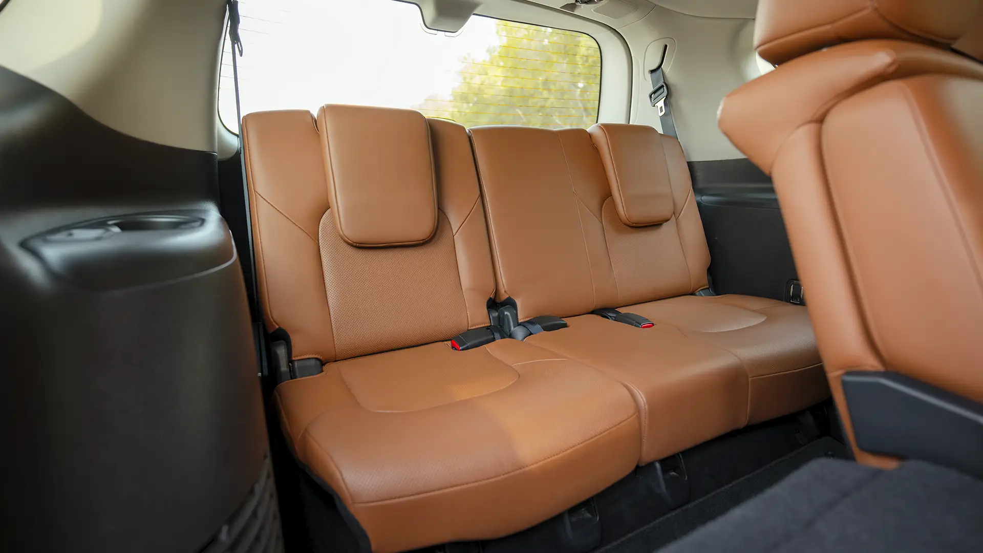 Used 2024 Infiniti QX80 Sensory in White – Third Row Right Seat View for Sale at First Choice Cars Dubai Sharjah