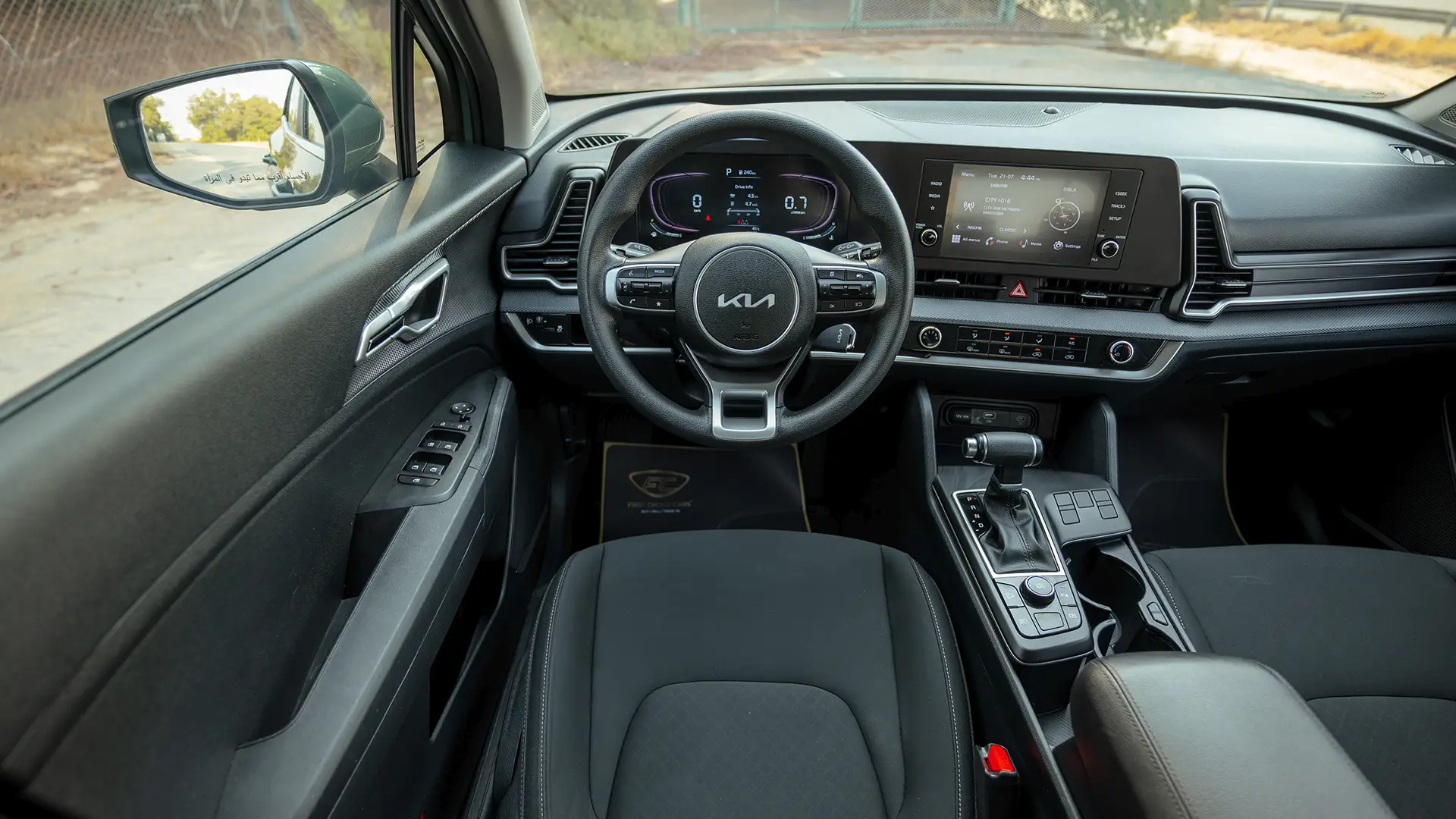 Used 2025 Kia Sportage LX in Green – Steering Wheel & Instrument Cluster for Sale at First Choice Cars Dubai Sharjah