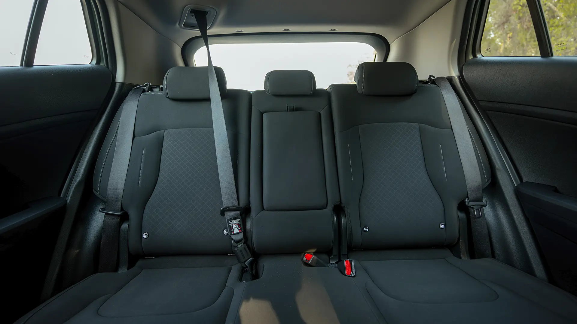 Used 2025 Kia Sportage LX in Green – Rear Seat View for Sale at First Choice Cars Dubai Sharjah