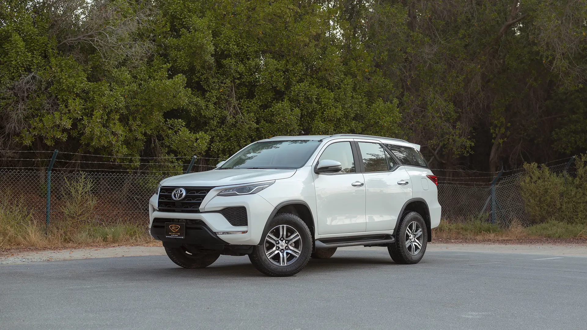 Used 2021 Toyota Fortuner EXR in White – Left Front Diagonal (45°) View for Sale at First Choice Cars Dubai Sharjah