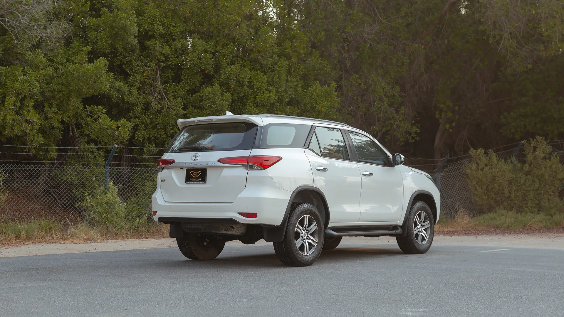 Used 2021 Toyota Fortuner EXR in White – Right Back Diagonal (45°) View for Sale at First Choice Cars Dubai Sharjah