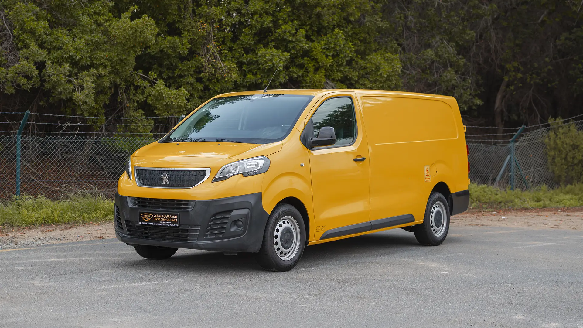Used 2021 Peugeot Expert L3 in Yellow – Left Front Diagonal (45°) View for Sale at First Choice Cars Dubai Sharjah