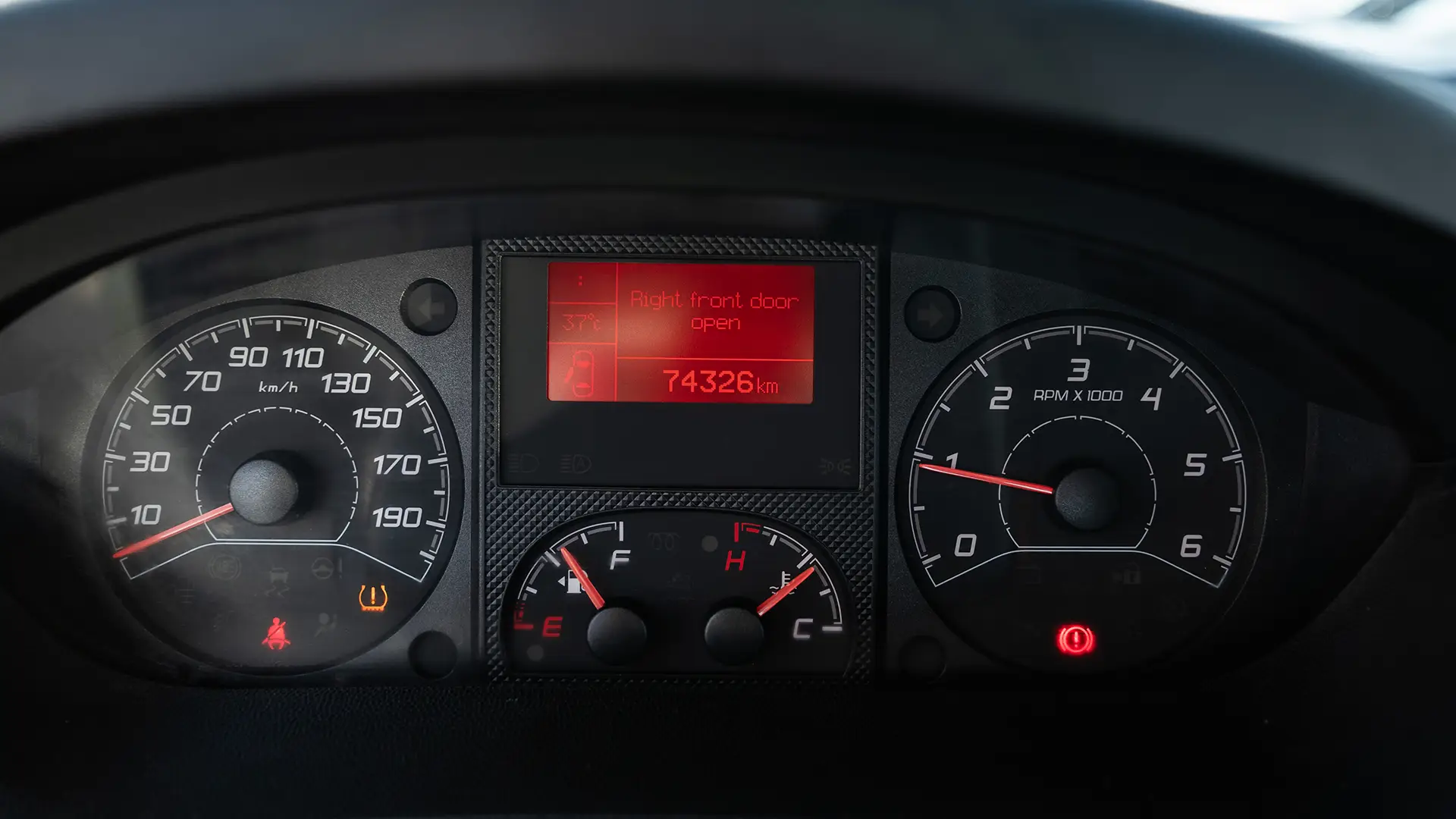 Used 2022 Peugeot Boxer L2h2 in White – Odometer / Mileage Reading View for Sale at First Choice Cars Dubai Sharjah