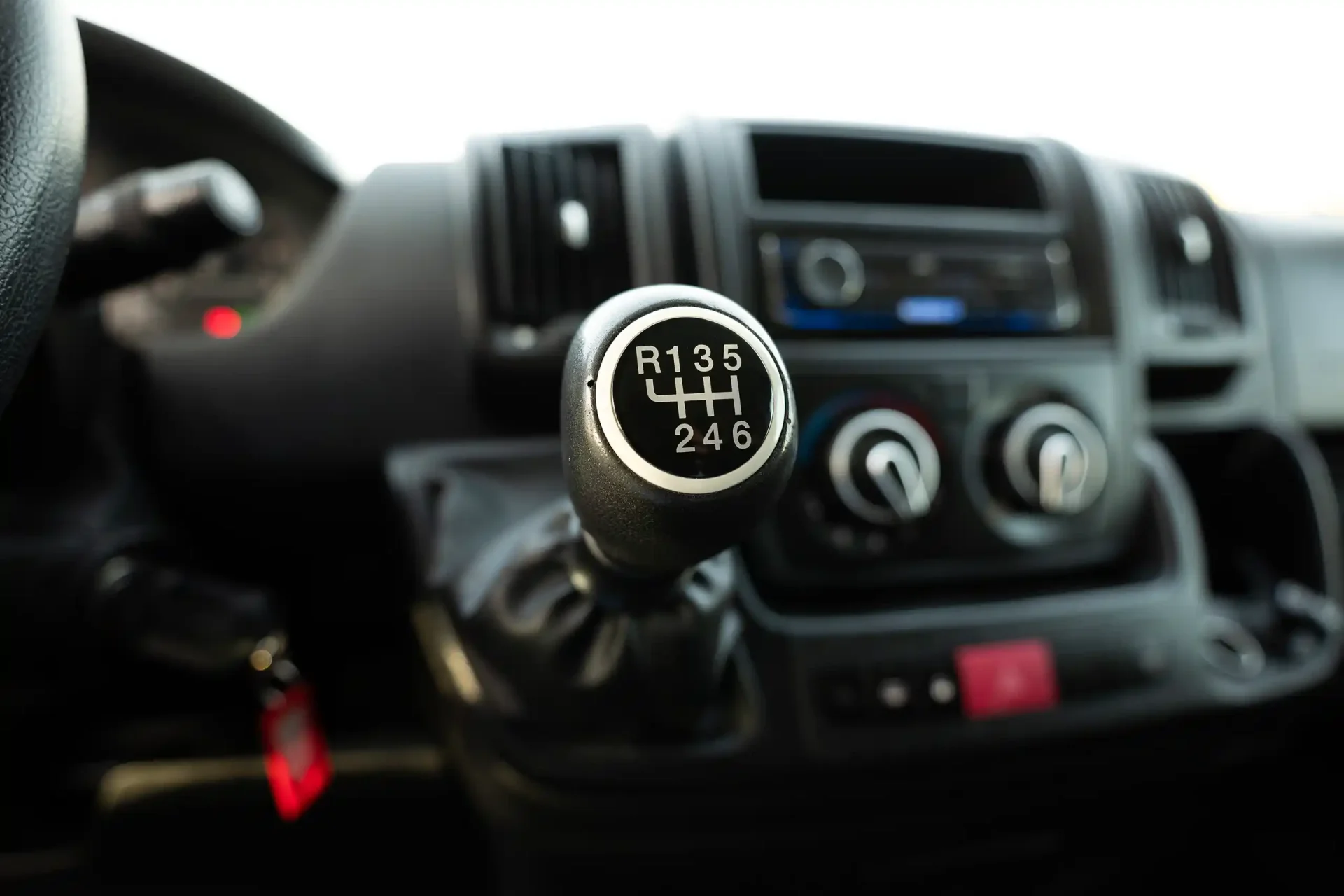 Used 2022 Peugeot Boxer L2h2 in White – Center Console & Gear Shifter for Sale at First Choice Cars Dubai Sharjah