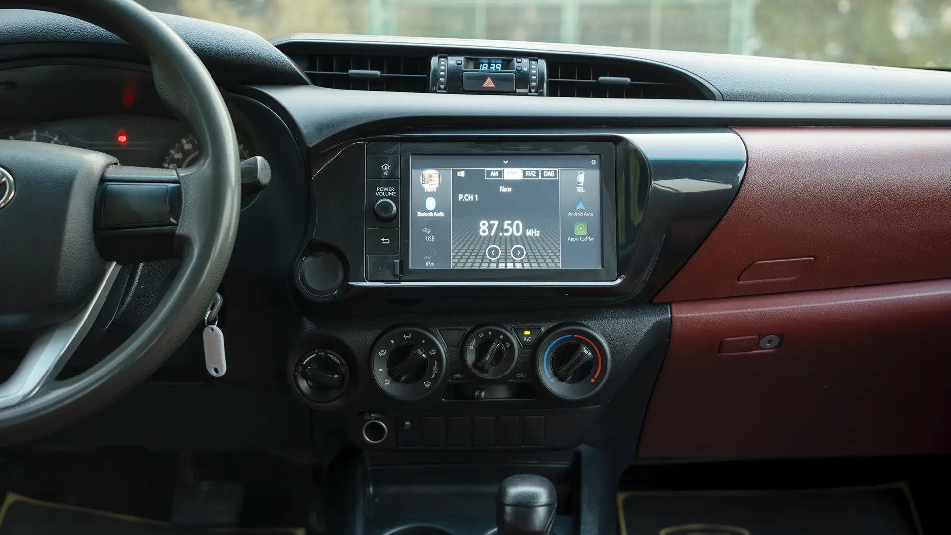 Used 2022 Toyota Hilux GLX Double Cabin in White – Infotainment / Touchscreen System for Sale at First Choice Cars Dubai Sharjah