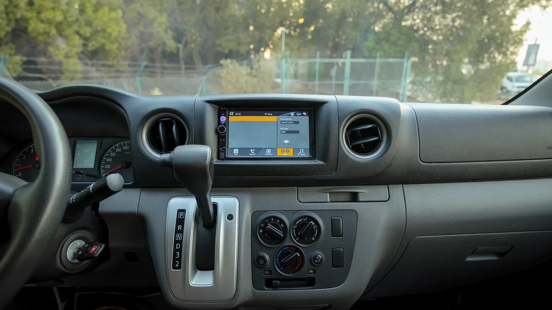 Used 2022 Nissan Urvan Standard Roof in White – Infotainment / Touchscreen System for Sale at First Choice Cars Dubai Sharjah