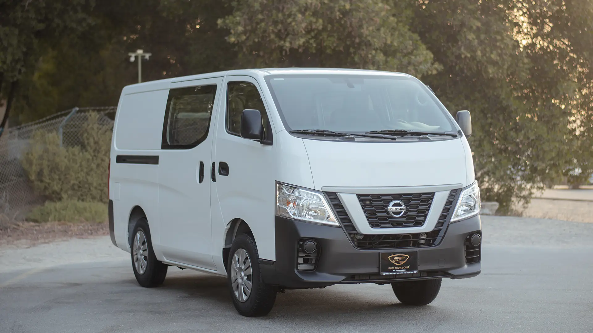 Used 2022 Nissan Urvan Standard Roof in White – Right Front Diagonal (45°) View for Sale at First Choice Cars Dubai Sharjah