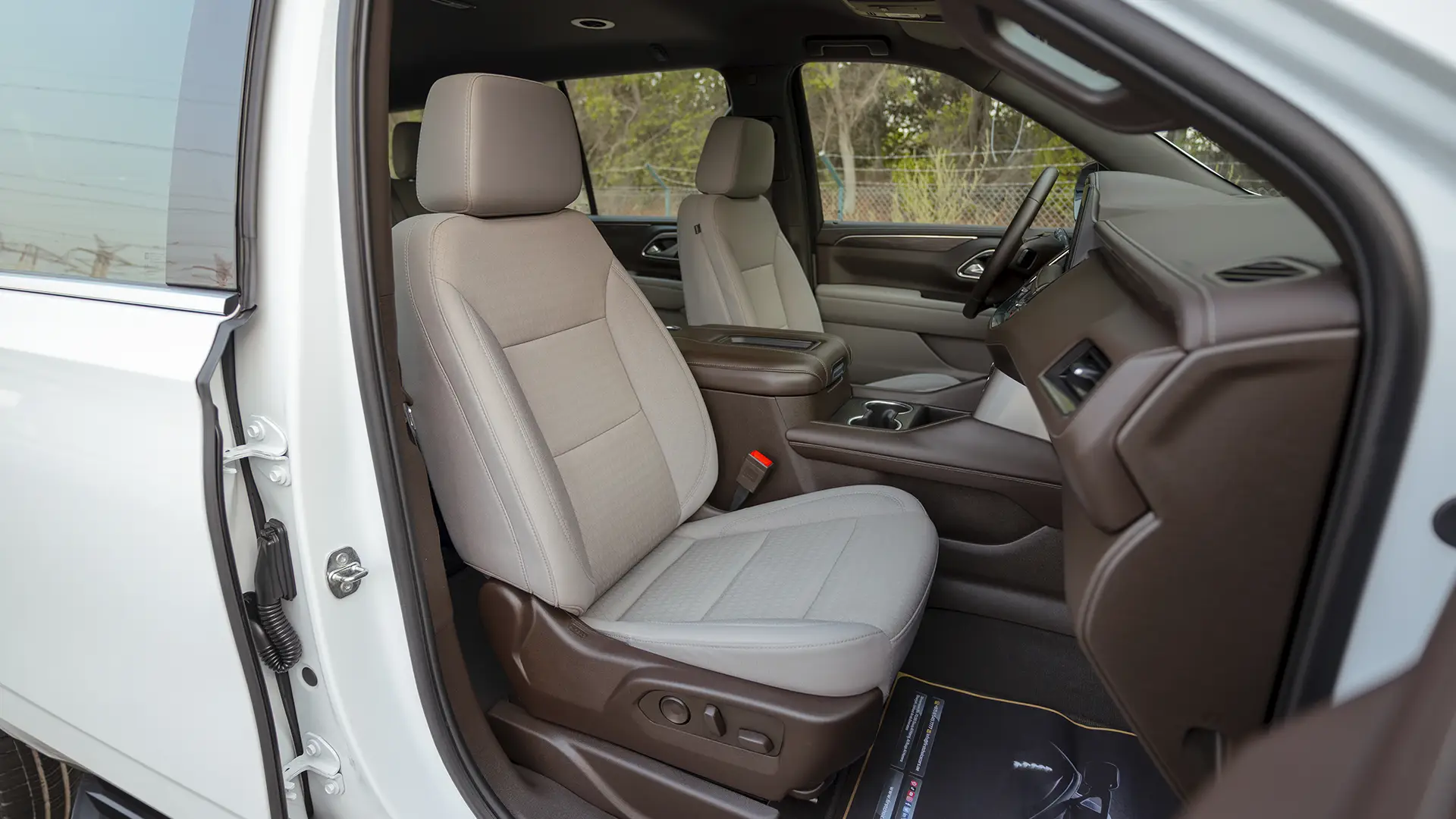 Used 2024 Chevrolet Tahoe LS in White – Front Passenger Side Cabin View for Sale at First Choice Cars Dubai Sharjah
