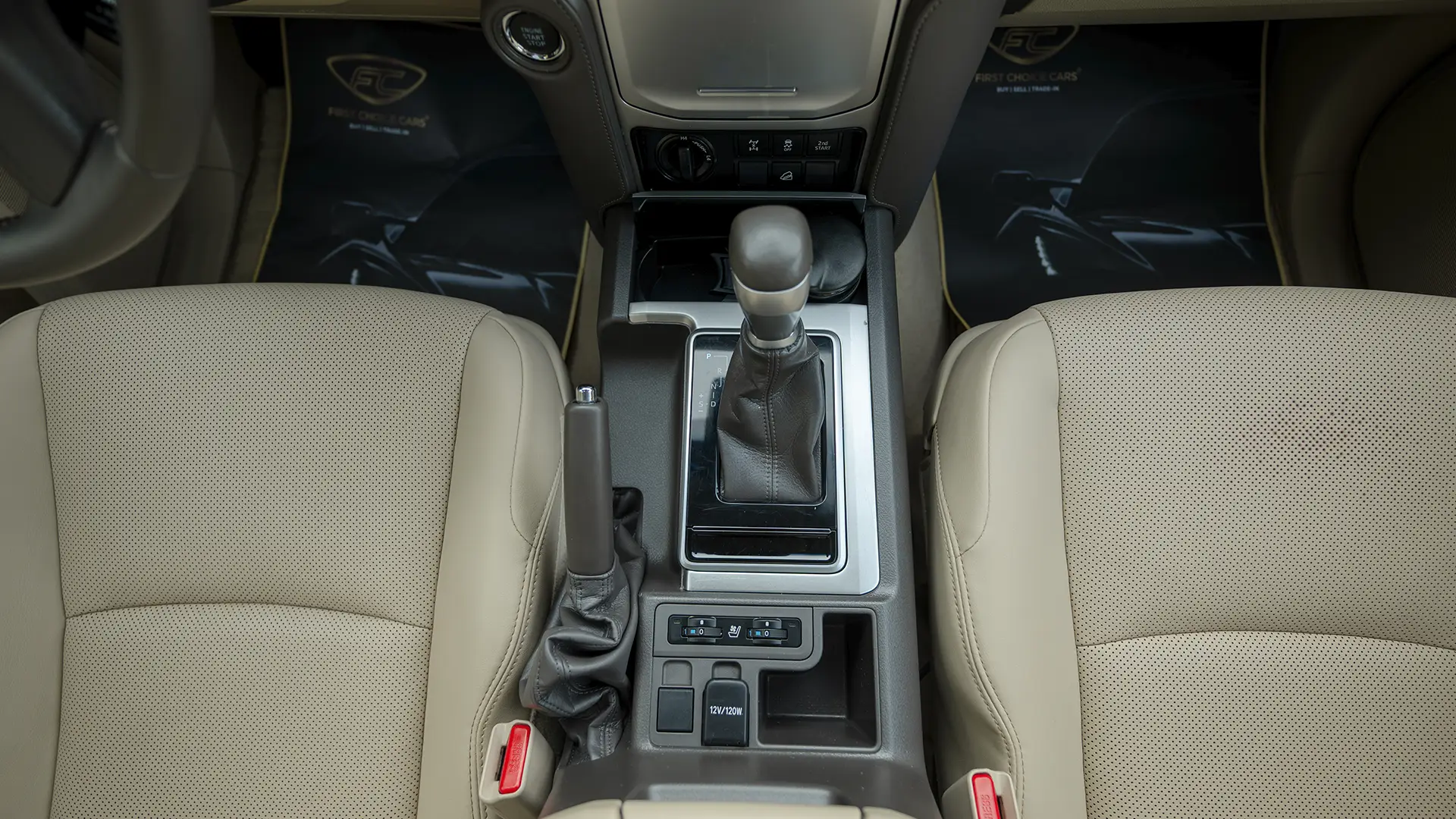 Used 2023 Toyota Prado VXR in White – Center Console & Gear Shifter for Sale at First Choice Cars Dubai Sharjah