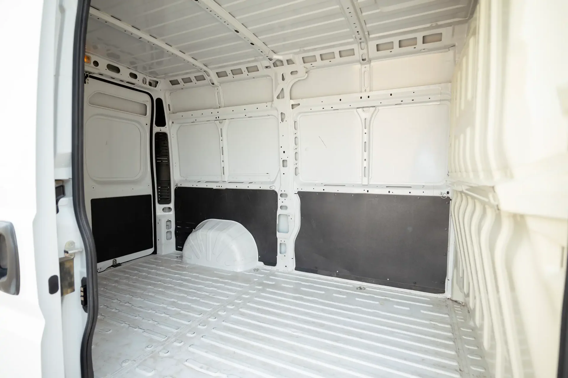 Used 2022 Peugeot Boxer L2H2 in White – Delivery Box Right Side Interior View for Sale at First Choice Cars Dubai Sharjah